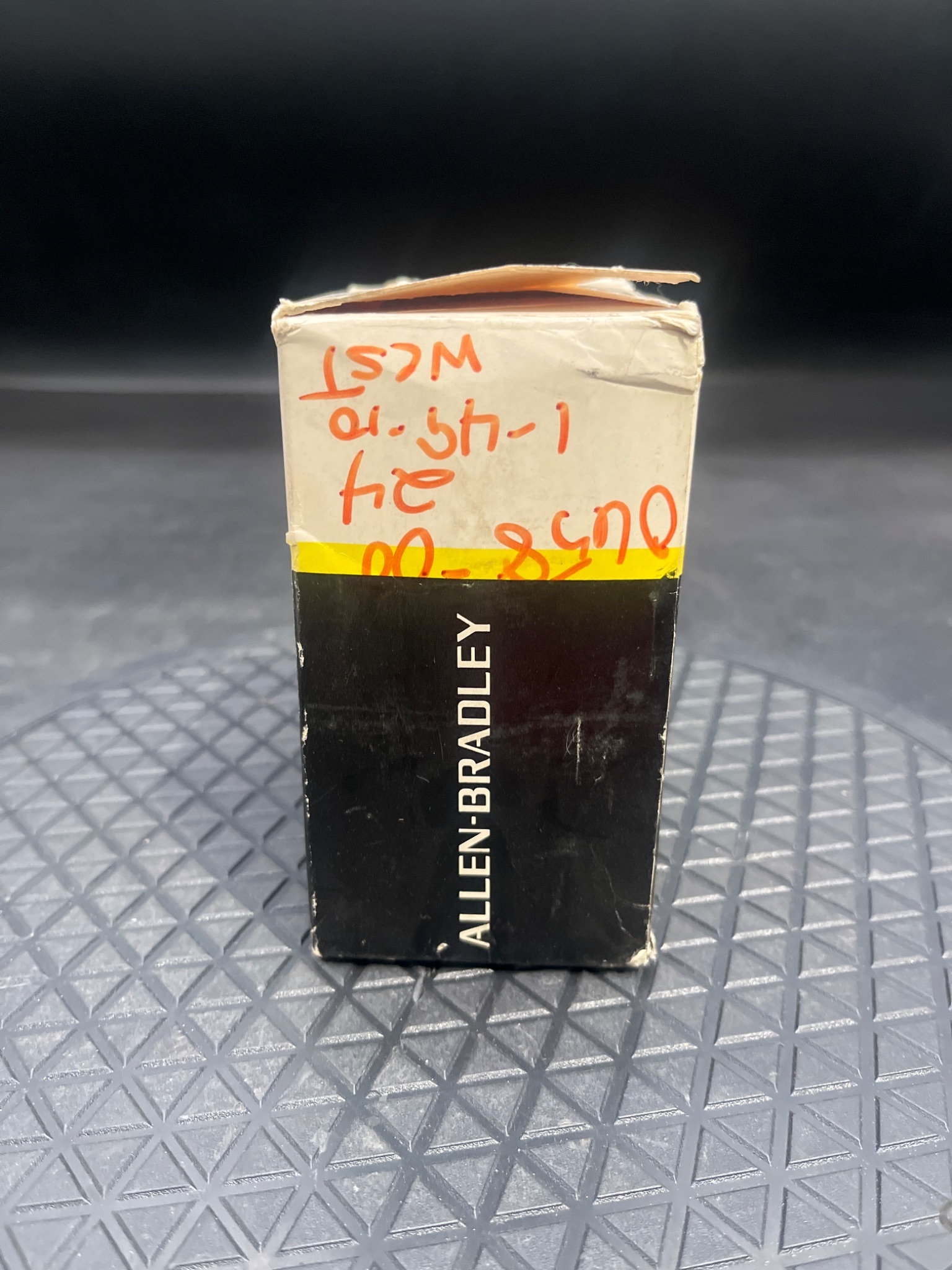 Allen-Bradley 700-N400A1 Control Relay 120V AC 4PDT NEW 1