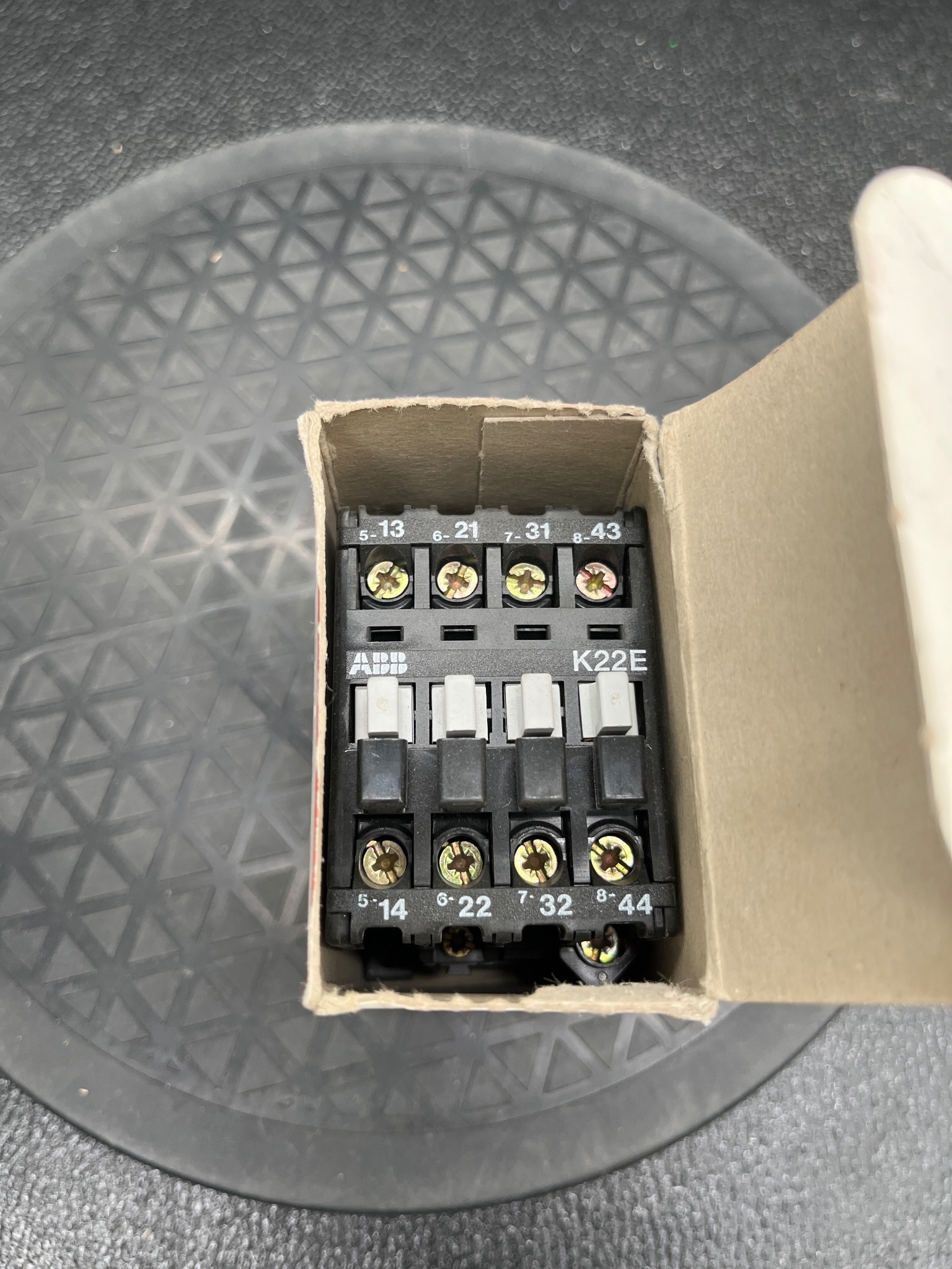 ABB K22-1 Control Relay 2NO 2NC 120VAC Coil NEW 4