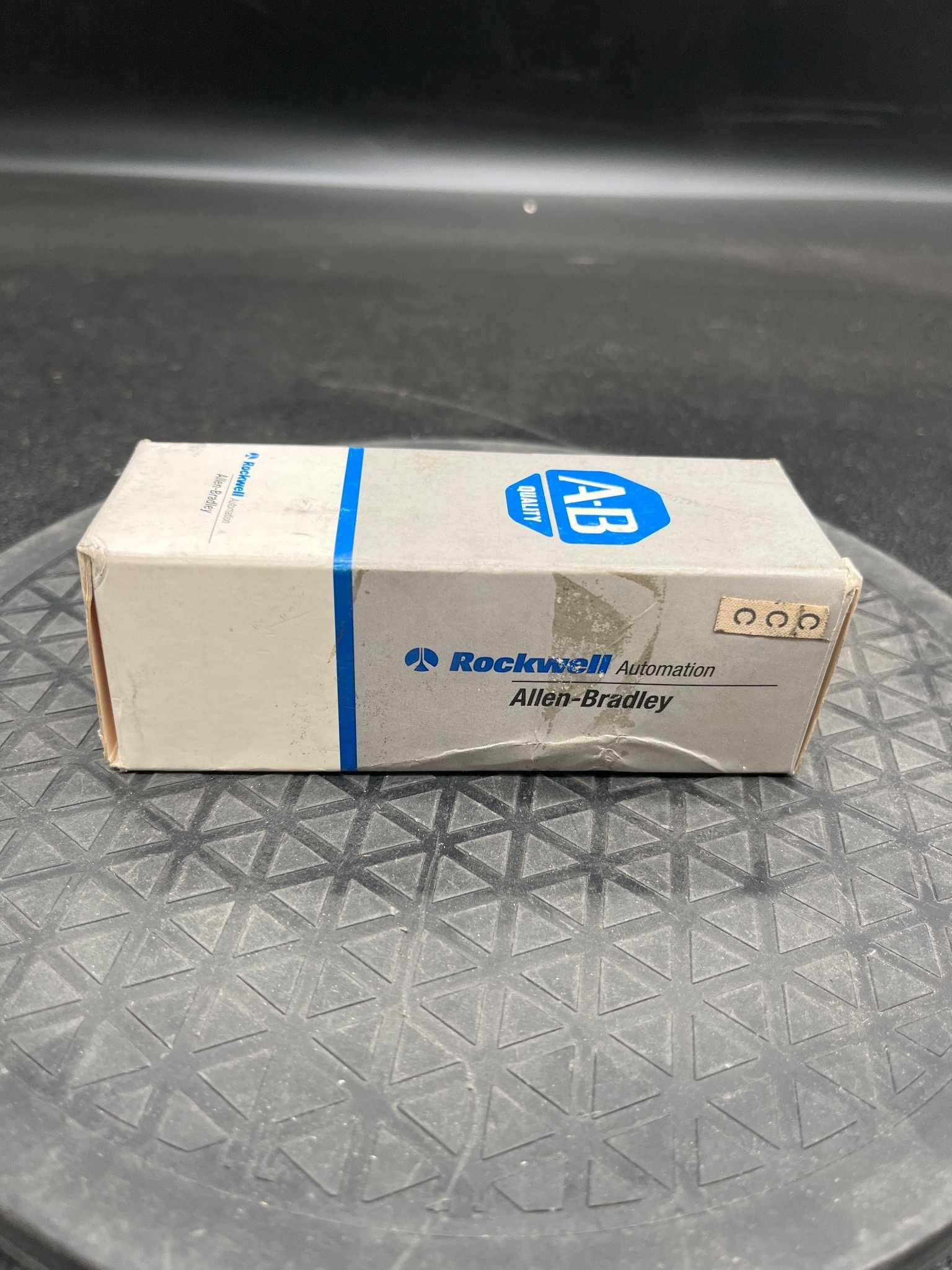 ALLEN BRADLEY 800MR-QTL24K Illuminated Push Button 24V AC/DC NEW 1