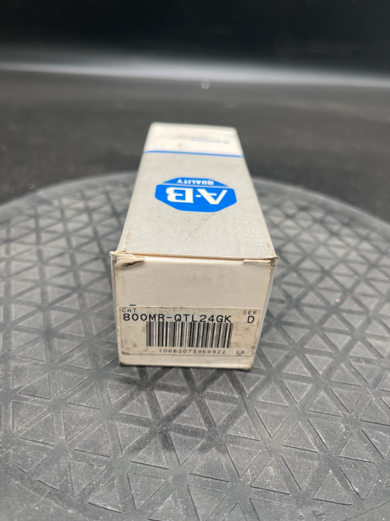 ALLEN BRADLEY 800MR-QTL24K Illuminated Push Button 24V AC/DC NEW 2