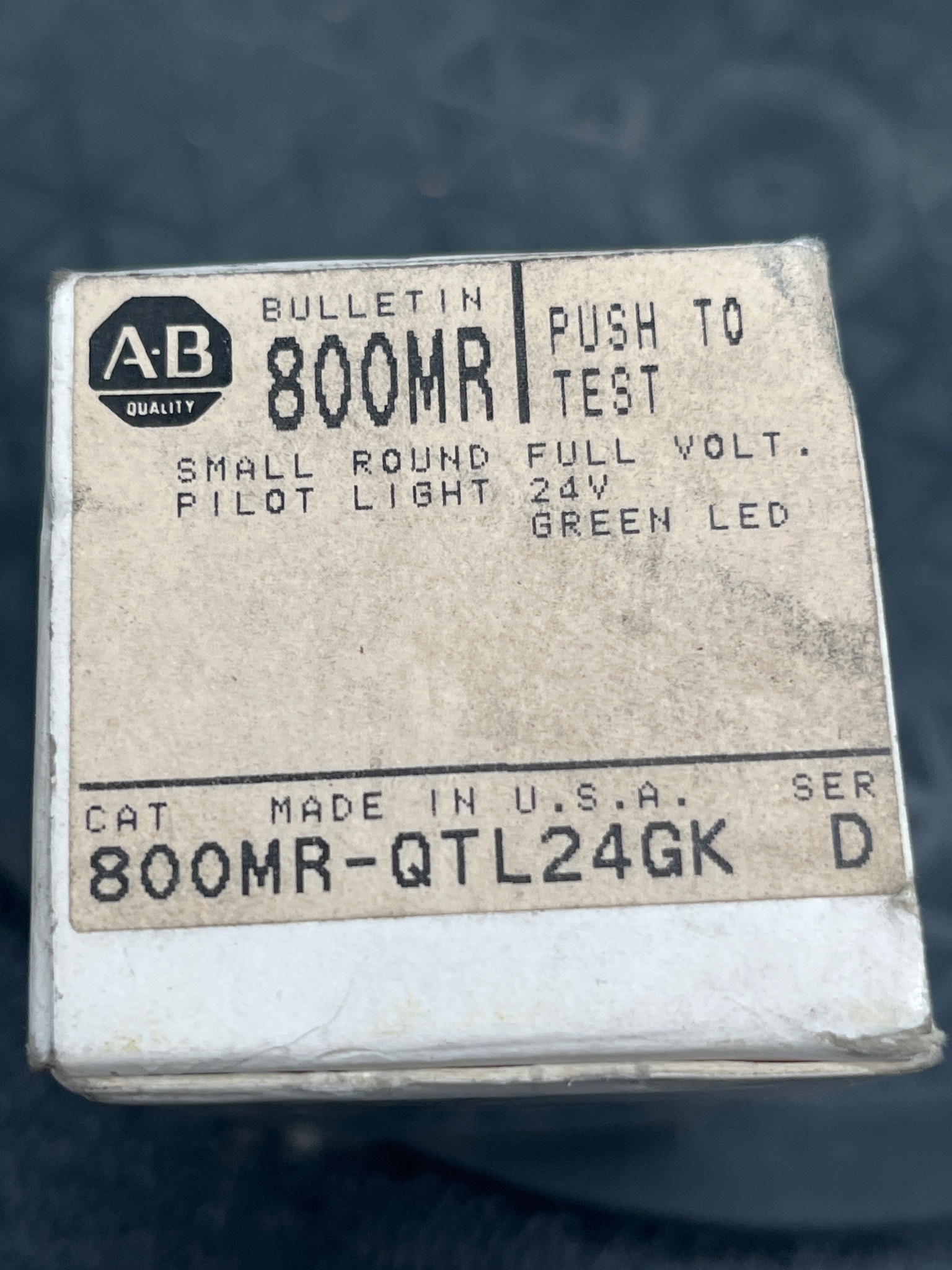 ALLEN BRADLEY 800MR-QTL24K Illuminated Push Button 24V AC/DC NEW 4