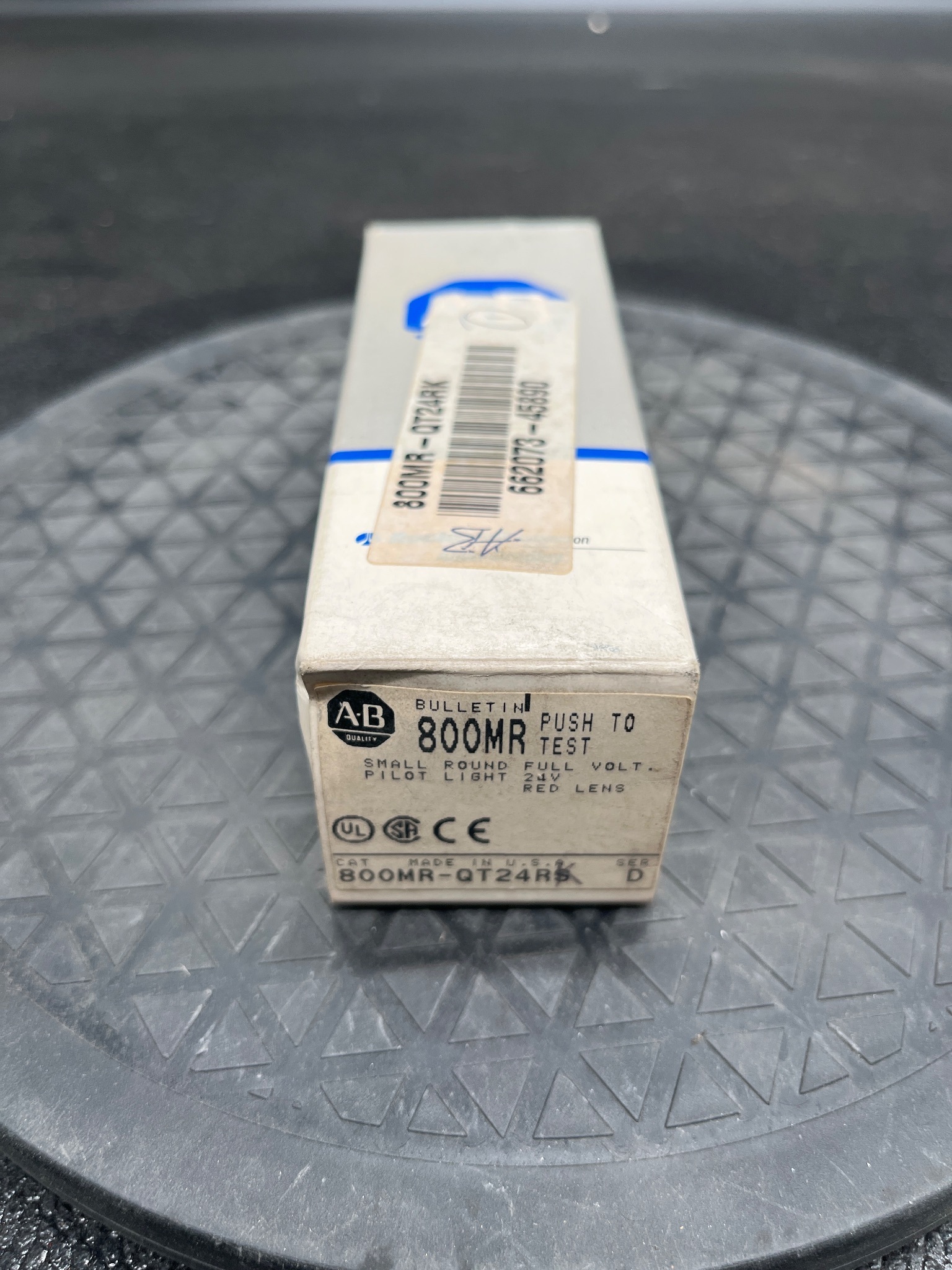 ALLEN BRADLEY 800MR-QT24S Momentary Push Button Switch NEW 3