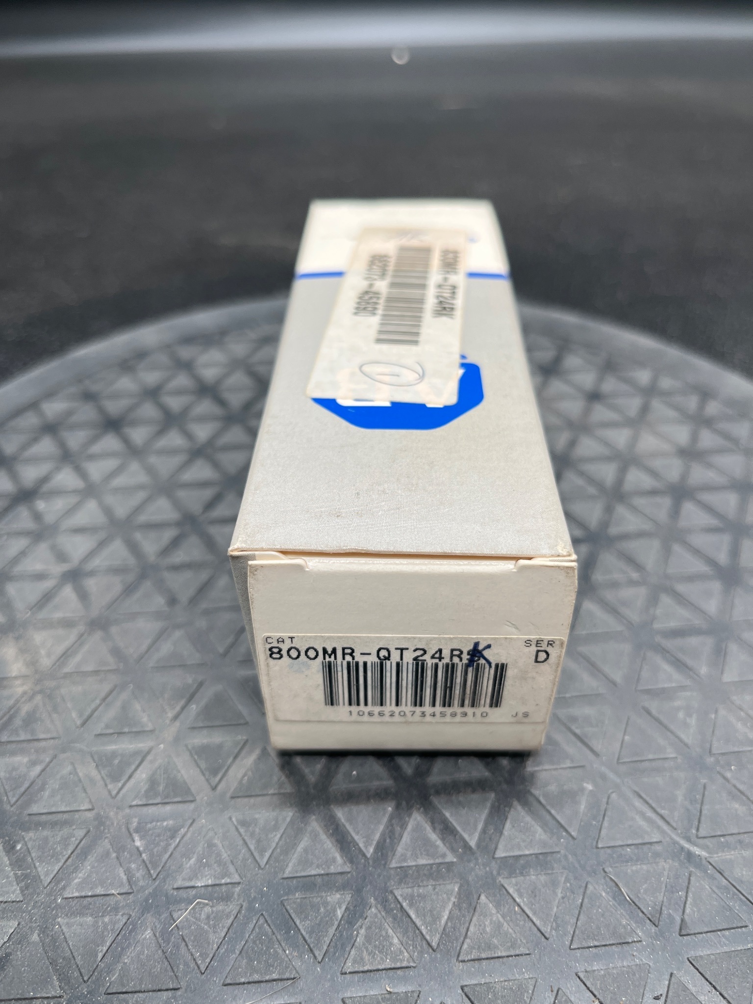 ALLEN BRADLEY 800MR-QT24S Momentary Push Button Switch NEW 4