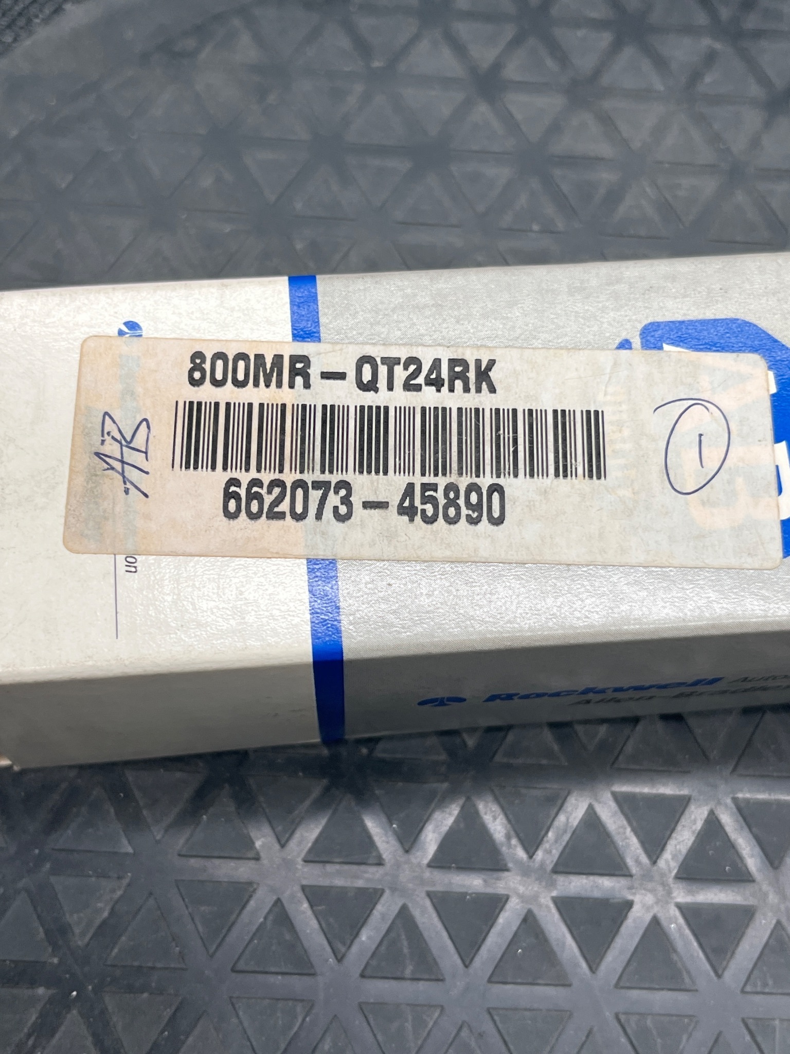 ALLEN BRADLEY 800MR-QT24S Momentary Push Button Switch NEW 5