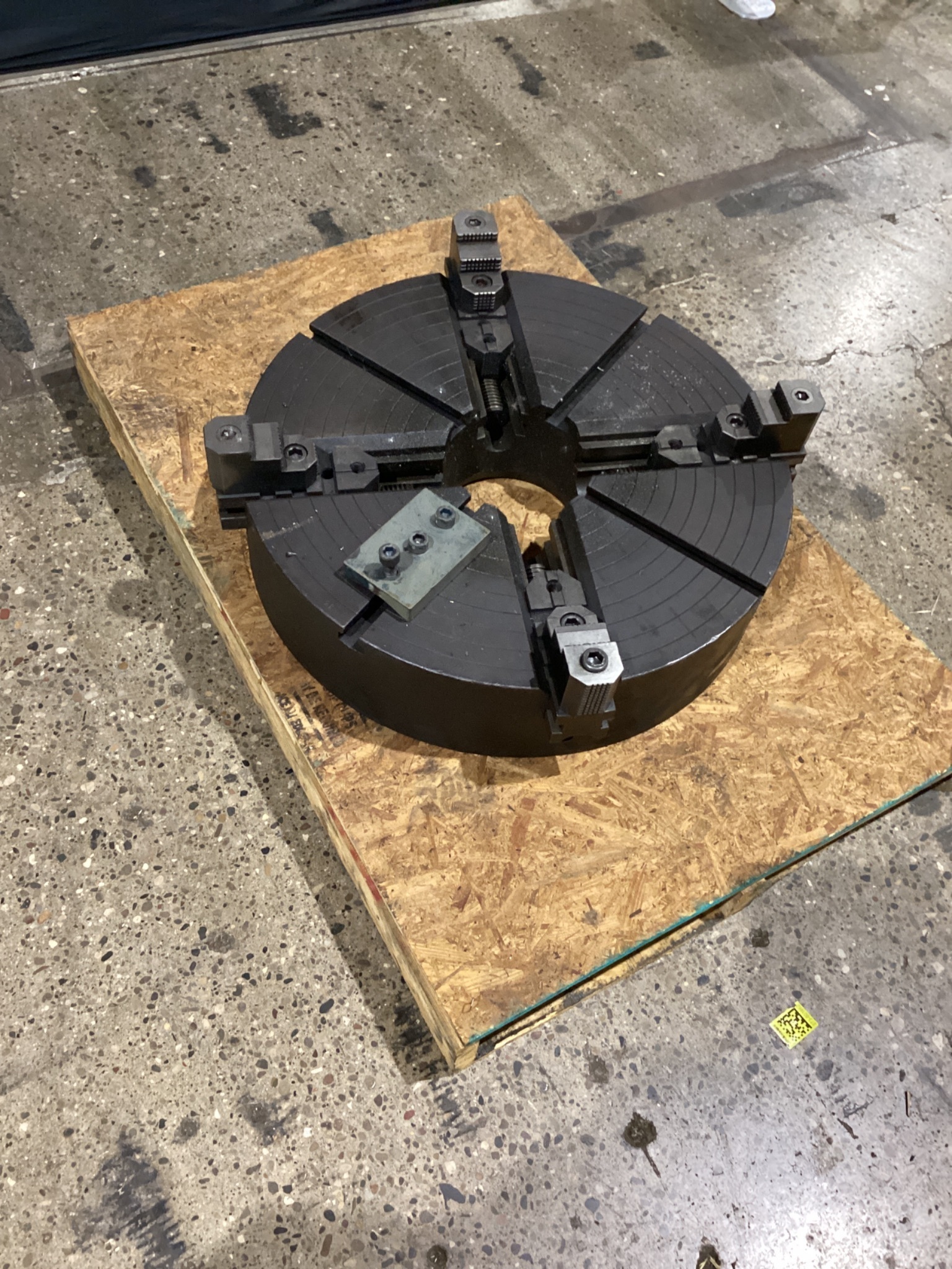 GENERIC 28" 4 Jaw Lathe Chuck w/ Hardened Jaws USED 0