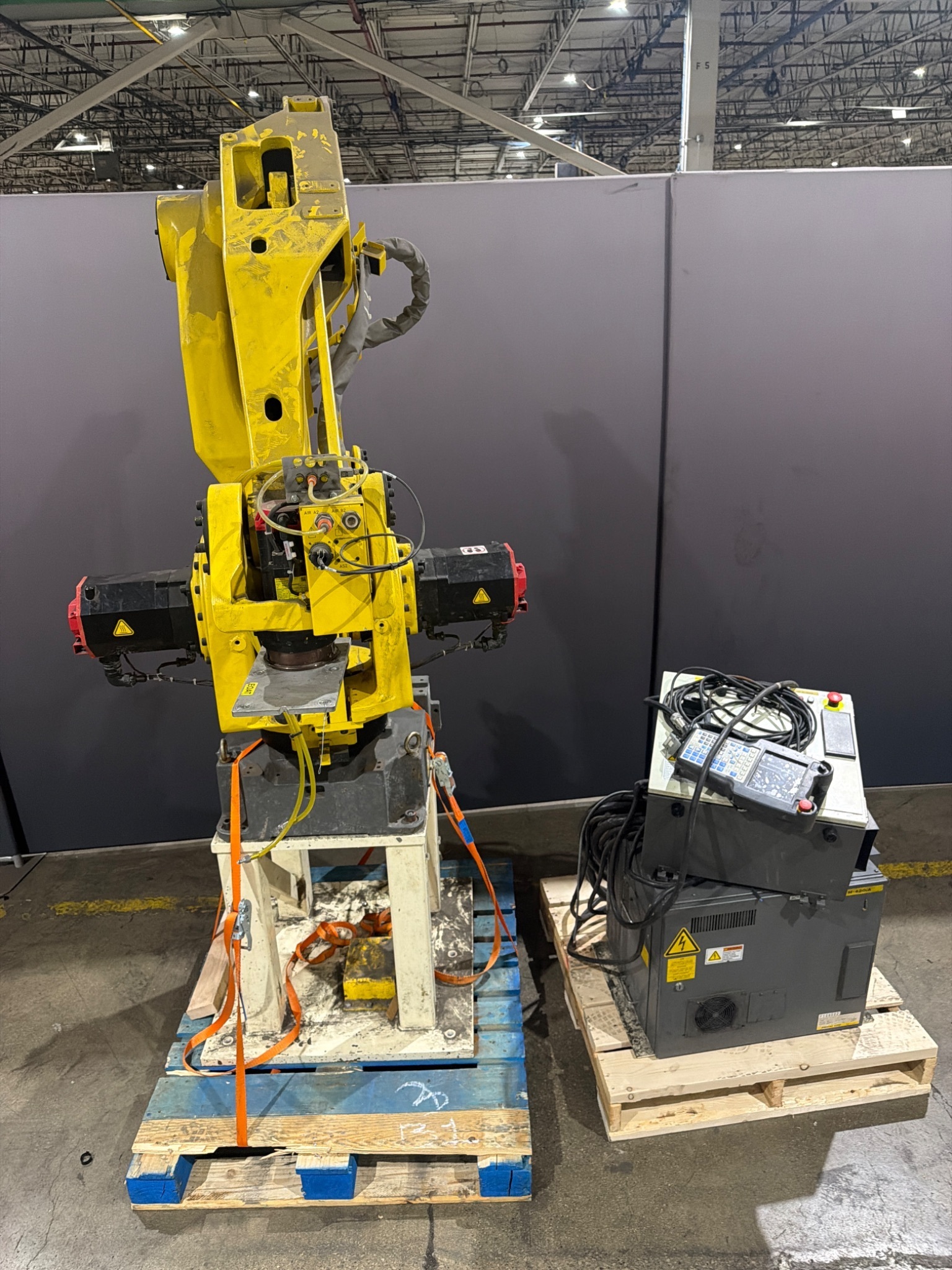 FANUC M-420iA Complete with R-30iA Controller USED 0