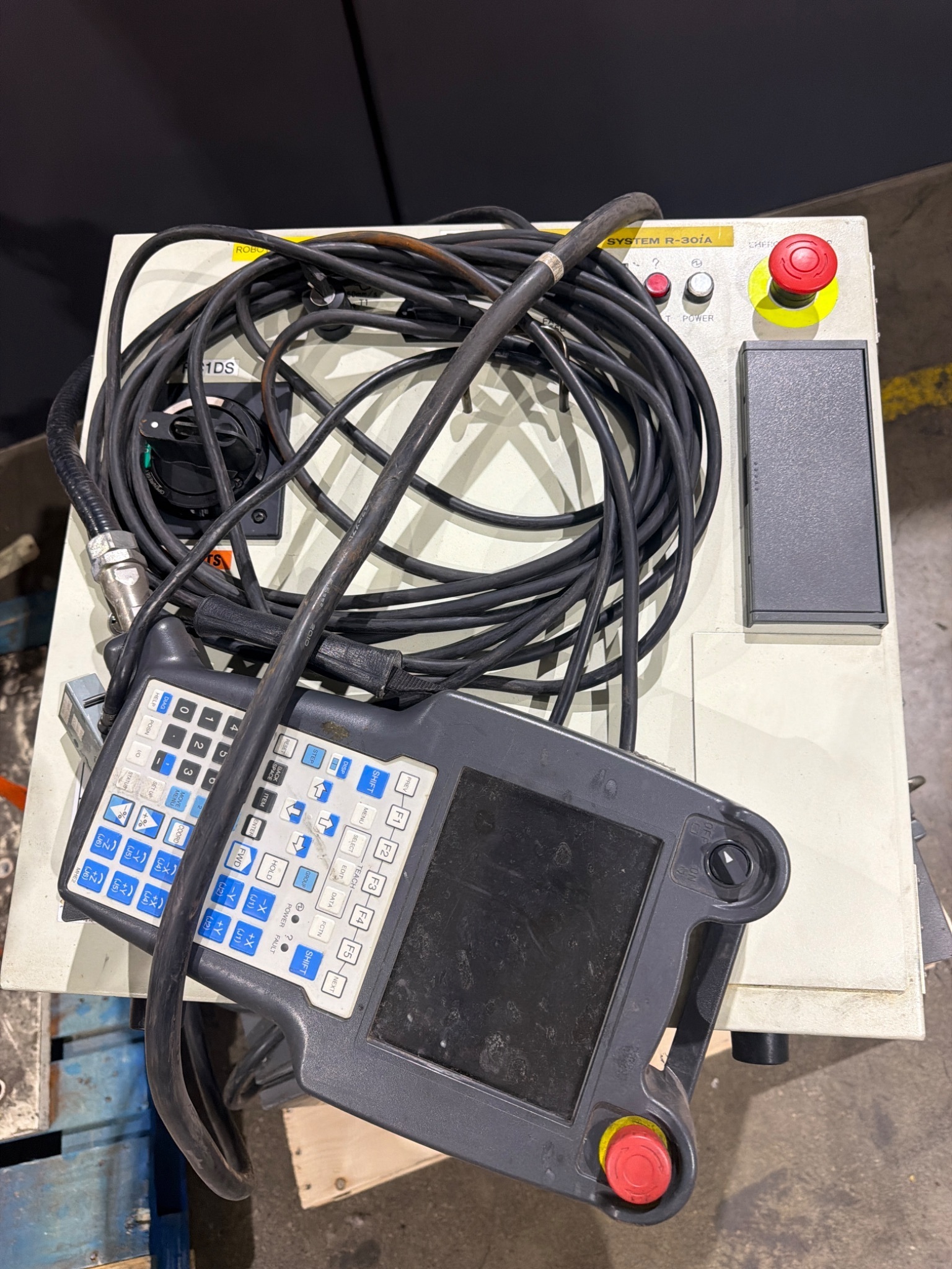 FANUC M-420iA Complete with R-30iA Controller USED 8