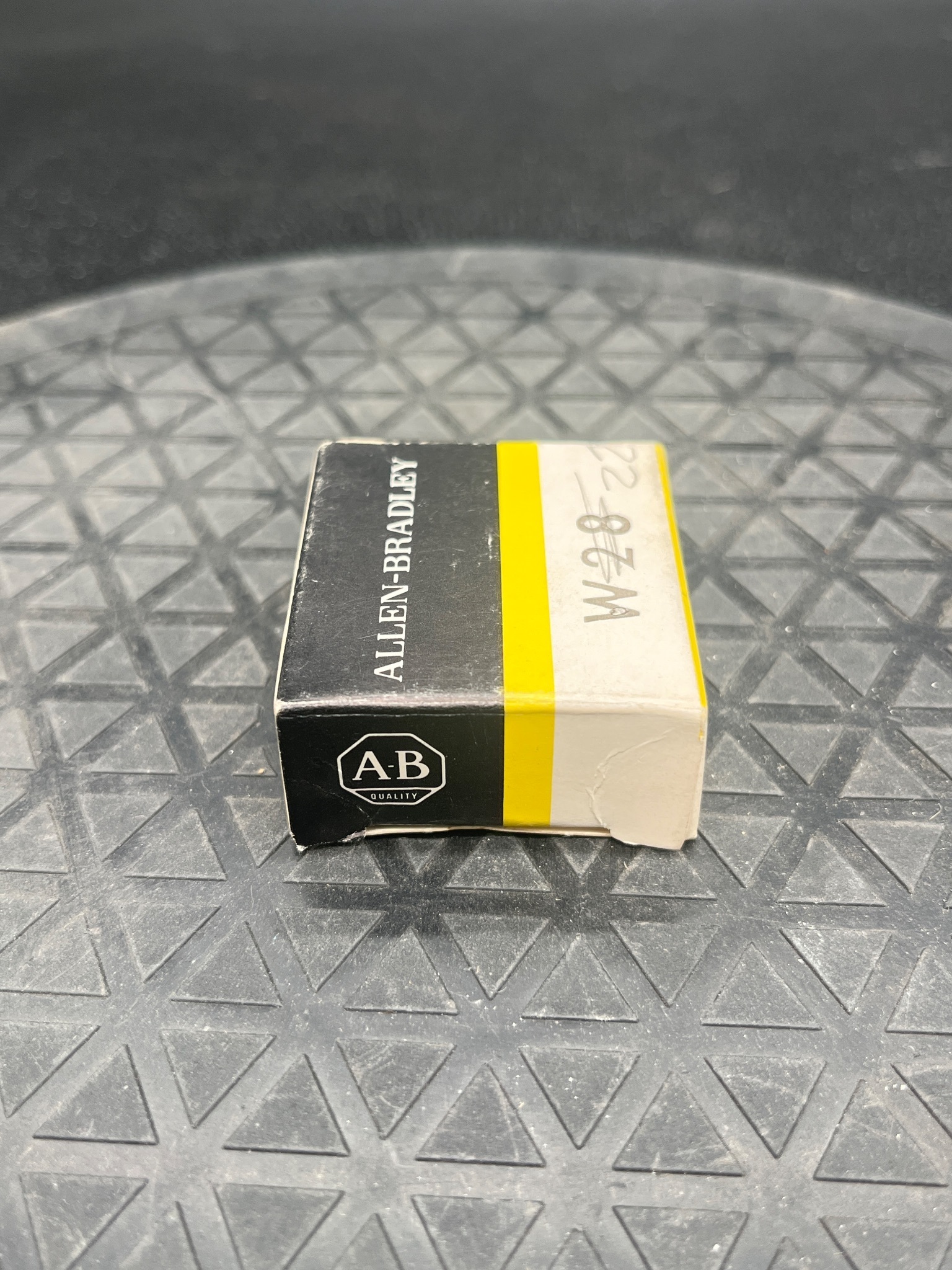 ALLEN BRADLEY W22 CONTROL CIRCUIT CONTACT BLOCK NEW 5