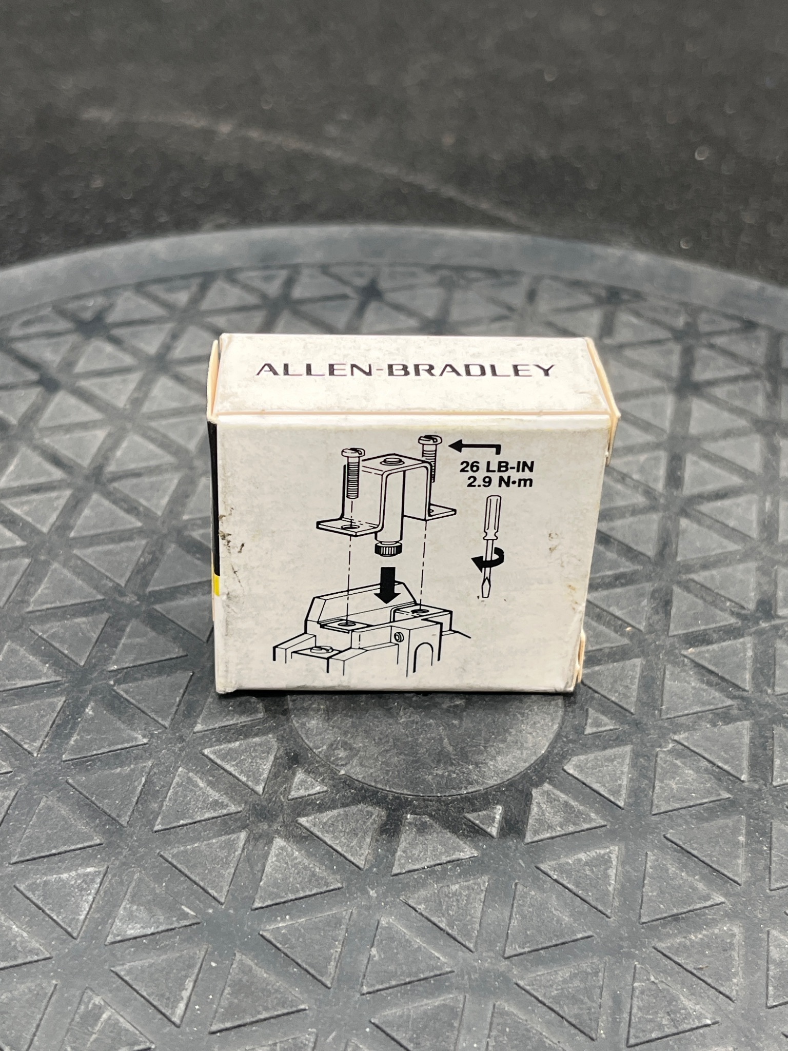 ALLEN BRADLEY W33 Control Circuit Contact Block NEW 3
