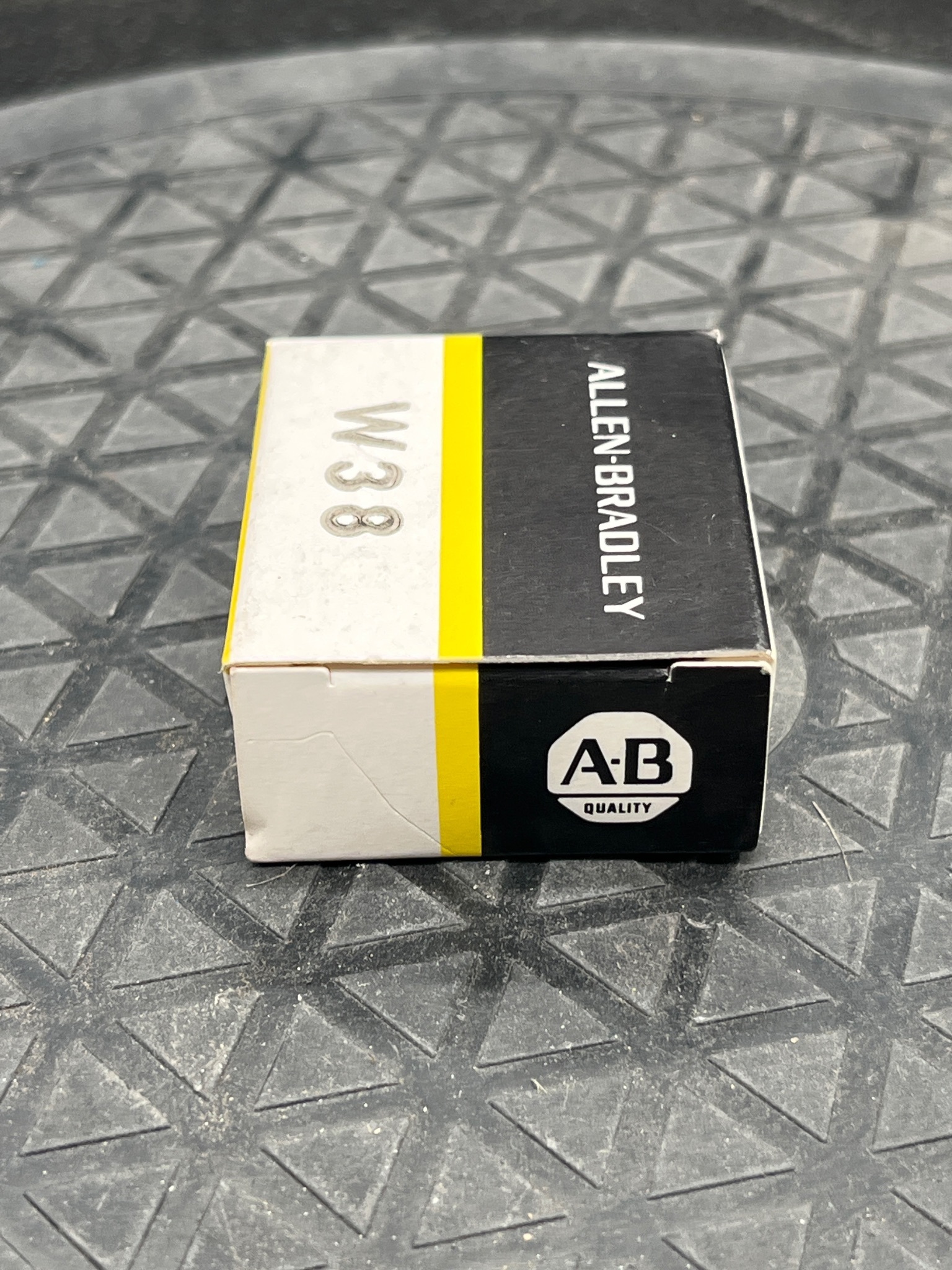 ALLEN BRADLEY W38 Auxiliary Contact Block NEW 1