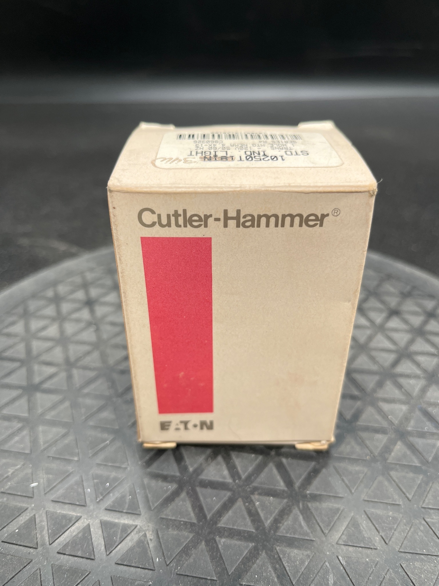 CUTLER-HAMMER 10250T34W Indicator Light 120V Panel Mount NEW 2