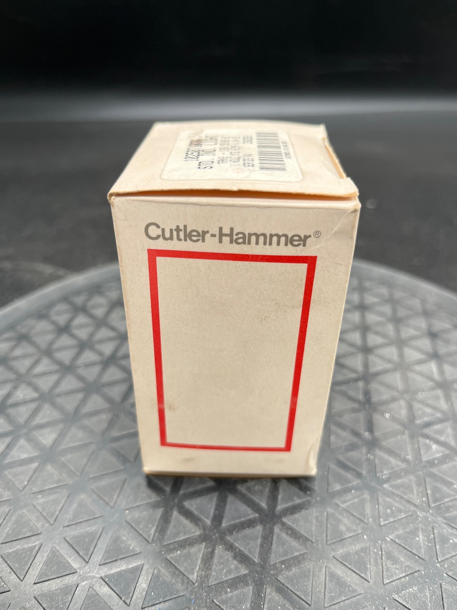 CUTLER-HAMMER 10250T34W Indicator Light 120V Panel Mount NEW 3