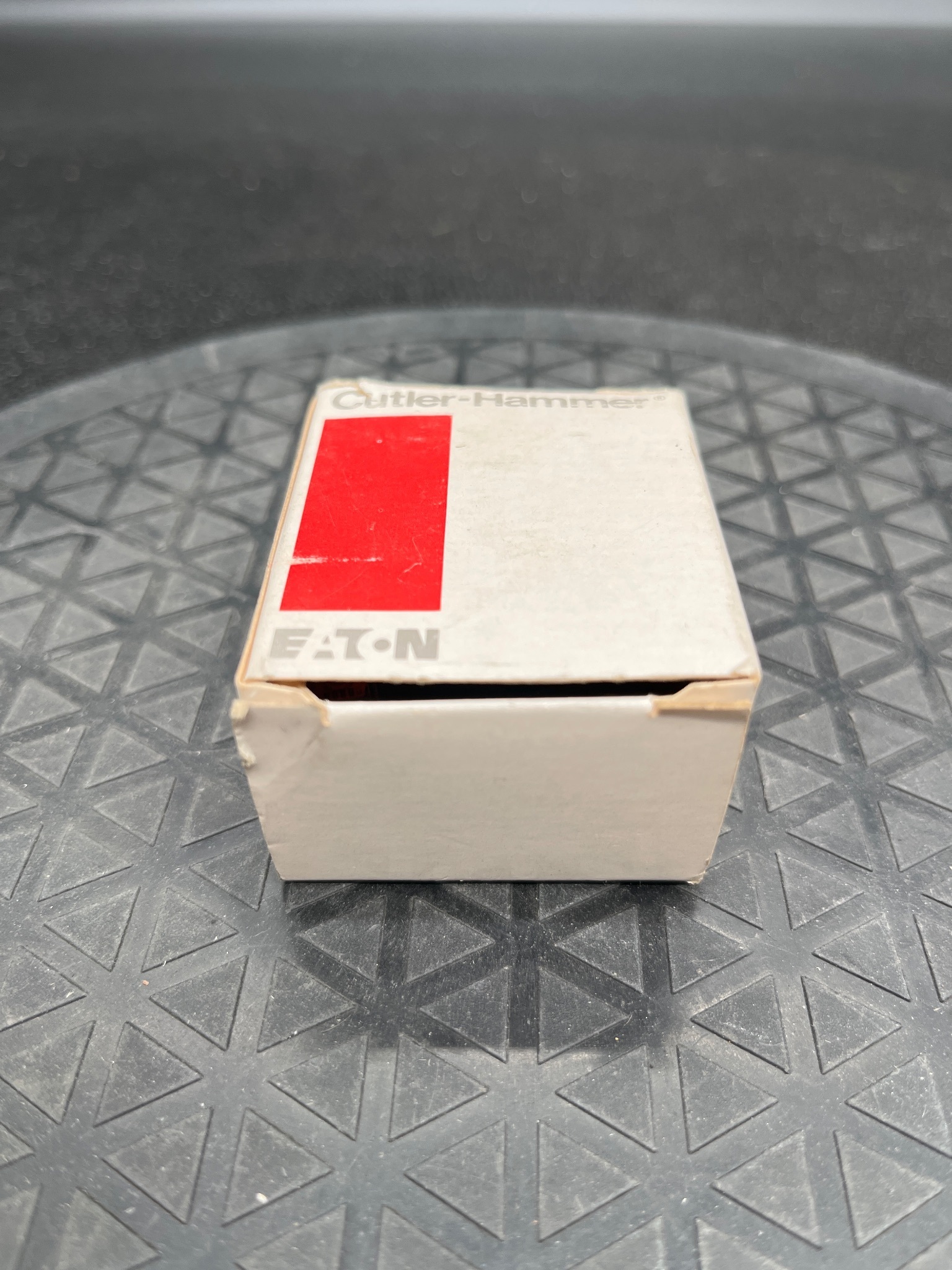 CUTLER-HAMMER 10250T51 Contact Block 1 NC NEW 2