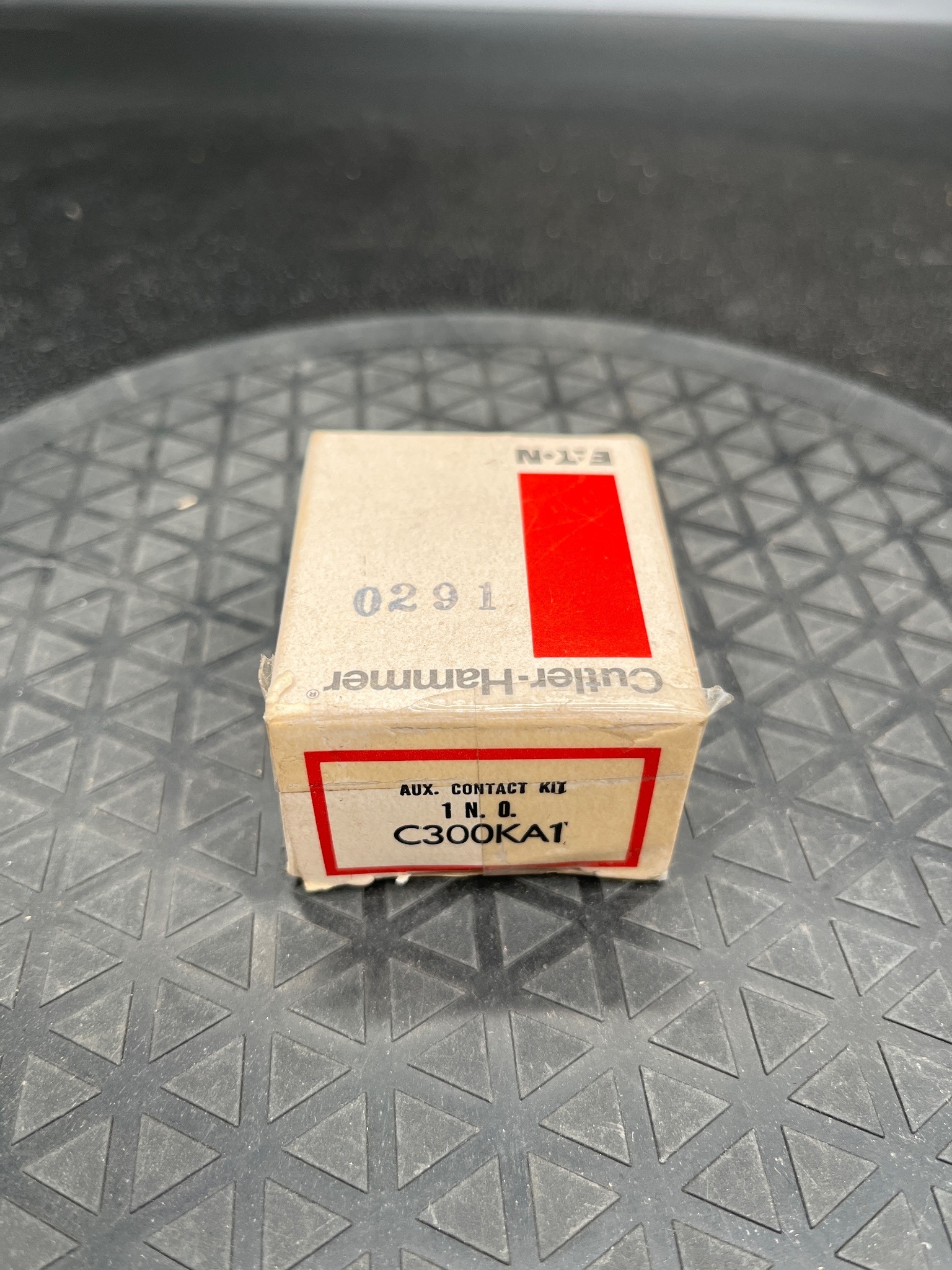 CUTLER-HAMMER C300KA1 Auxiliary Contact Block 1 NO NEW 0
