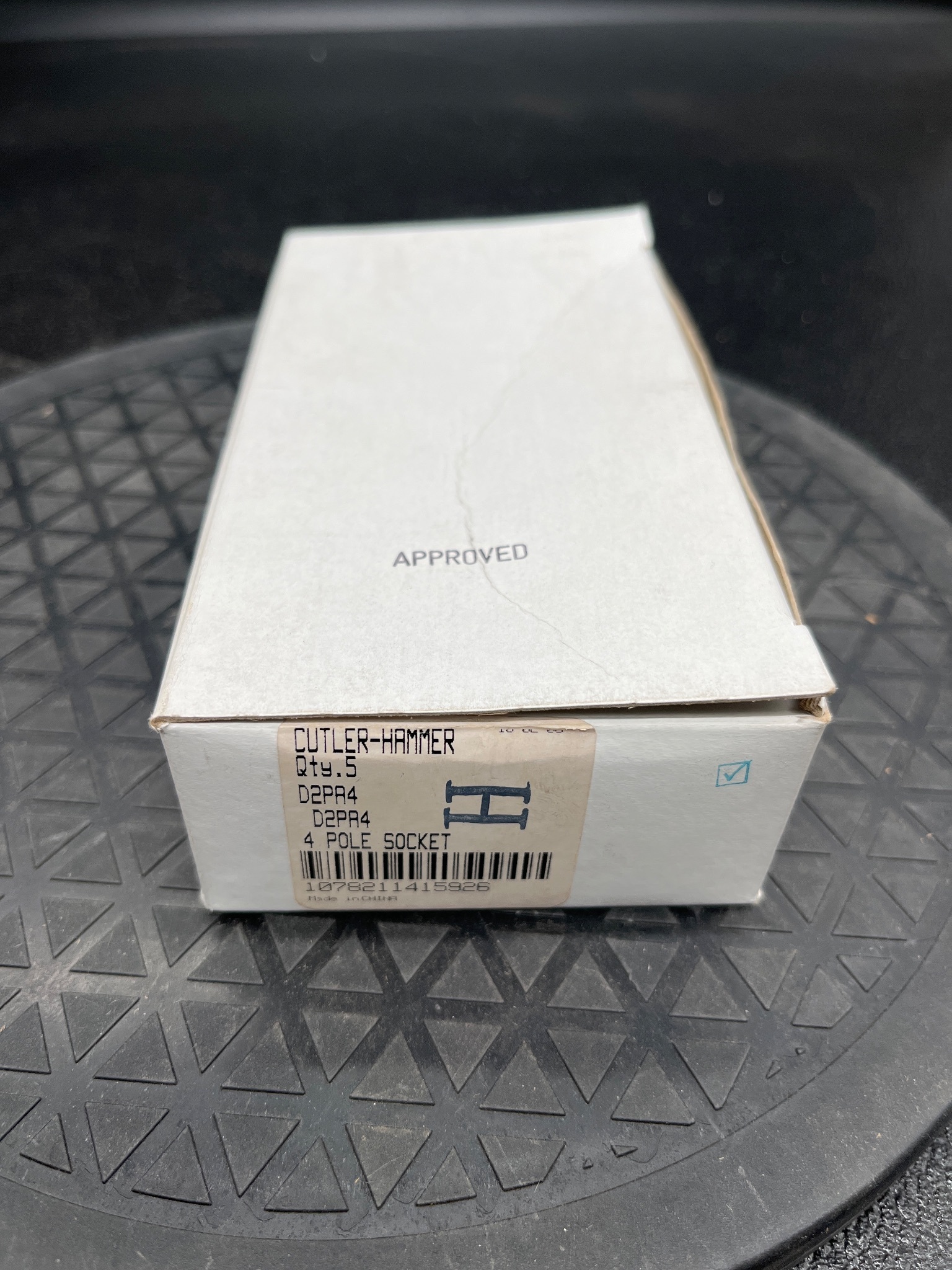 CUTLER-HAMMER D2PA4 Relay Socket 4 Pole (Qty 5) NEW 3