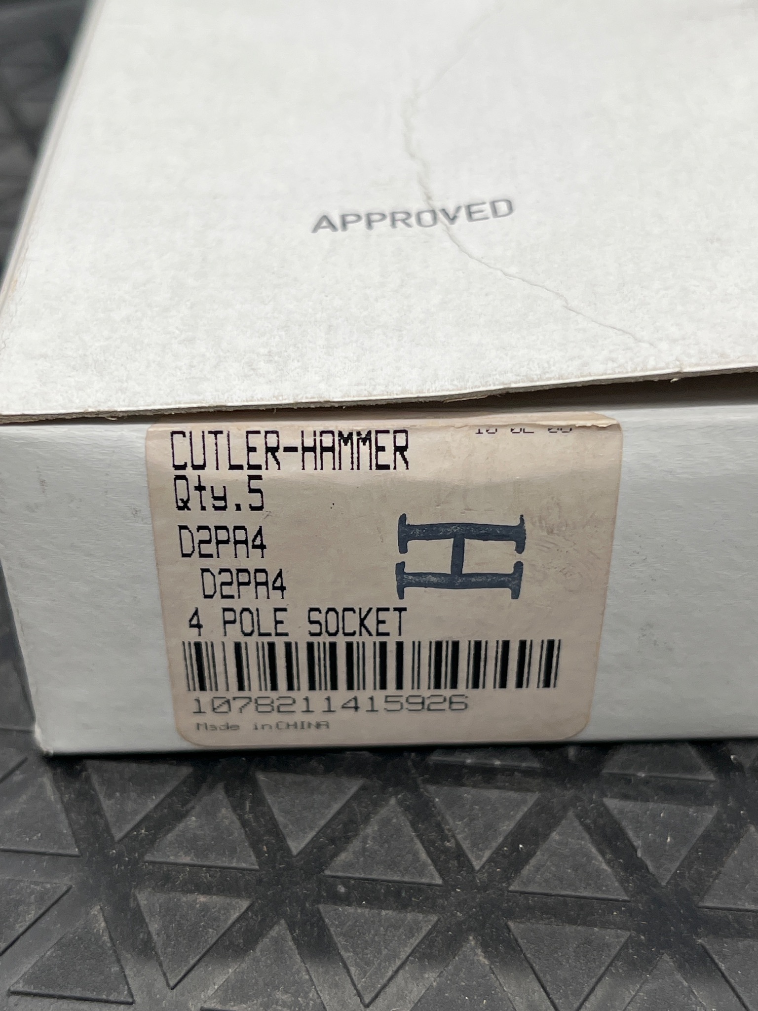 CUTLER-HAMMER D2PA4 Relay Socket 4 Pole (Qty 5) NEW 6