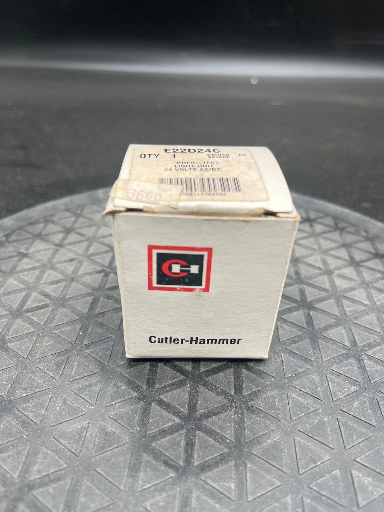 CUTLER-HAMMER E22D24C Pres-Test Light Unit 24V AC/DC NEW 0