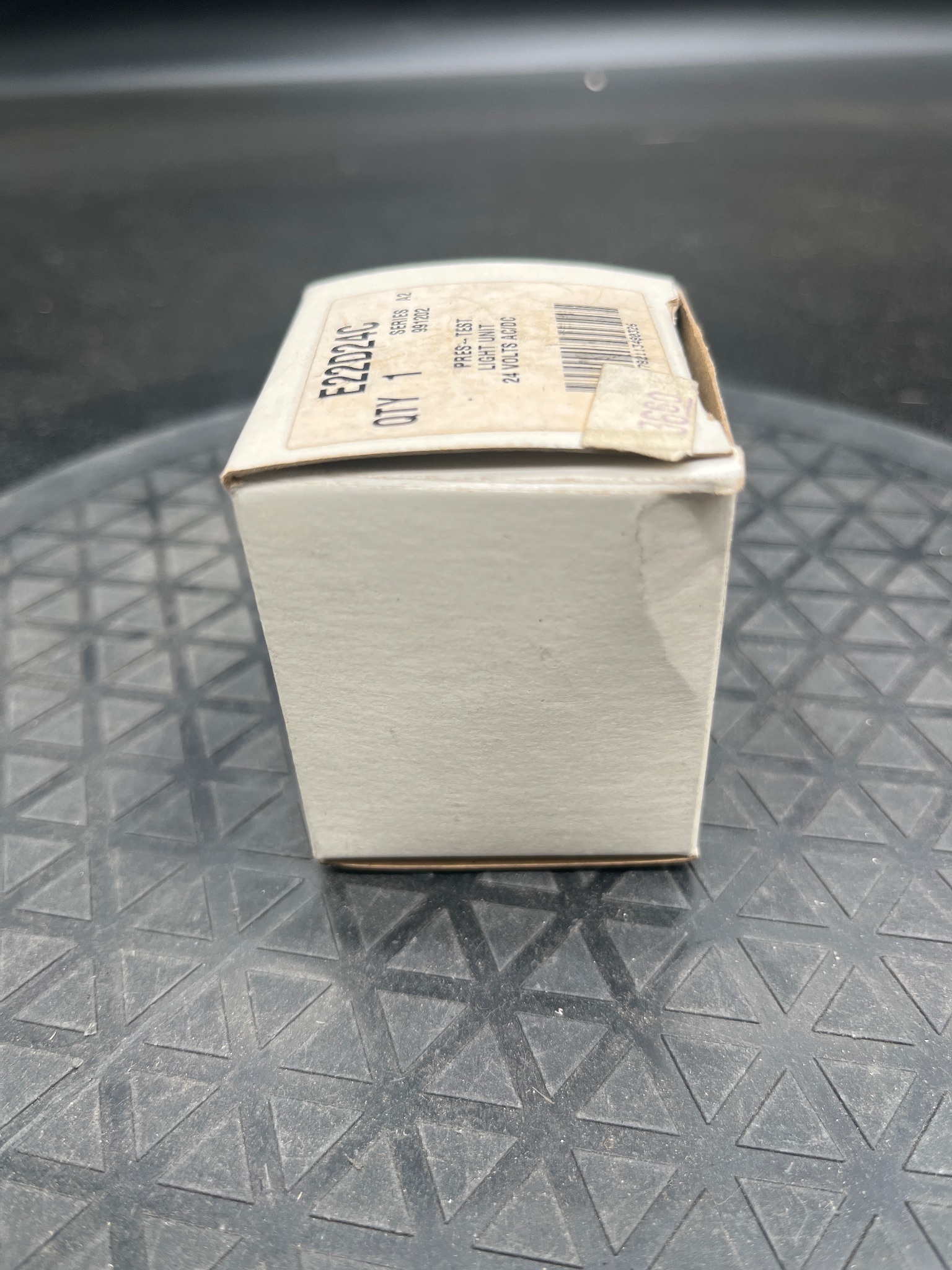 CUTLER-HAMMER E22D24C Pres-Test Light Unit 24V AC/DC NEW 3