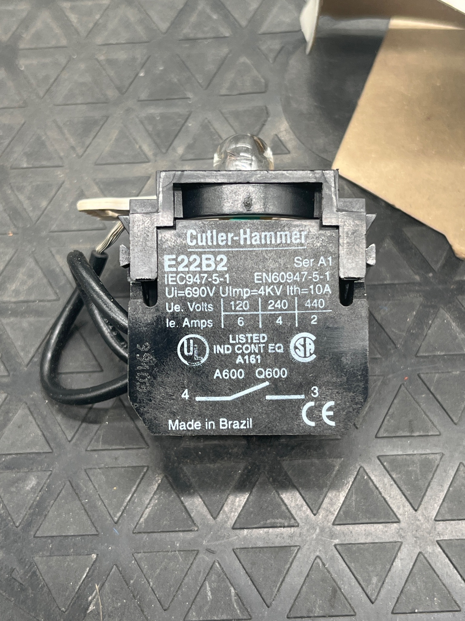CUTLER-HAMMER E22D24C Pres-Test Light Unit 24V AC/DC NEW 5