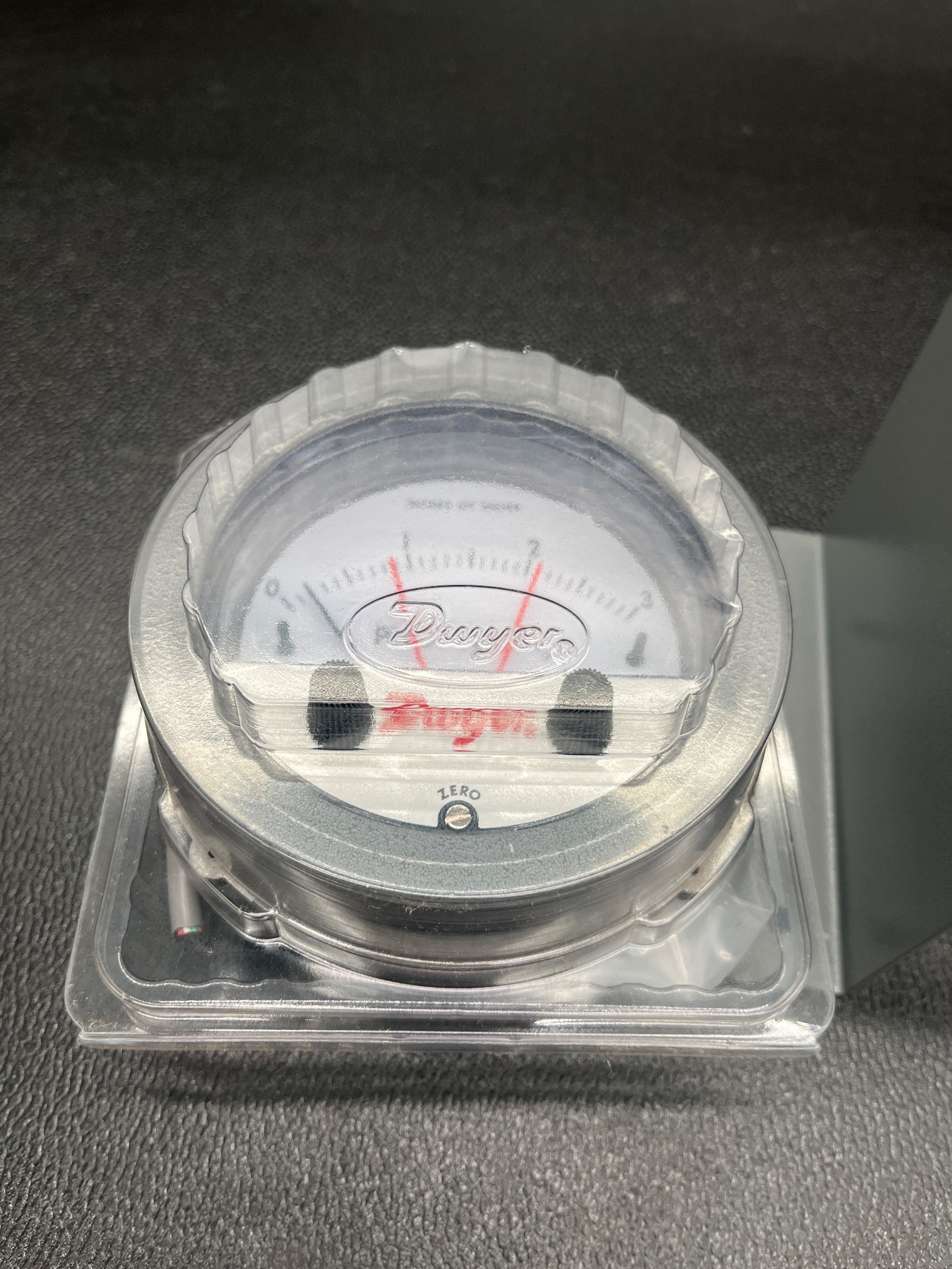 DWYER 3003MR-SF Magnehelic Differential Pressure Gauge NEW 1