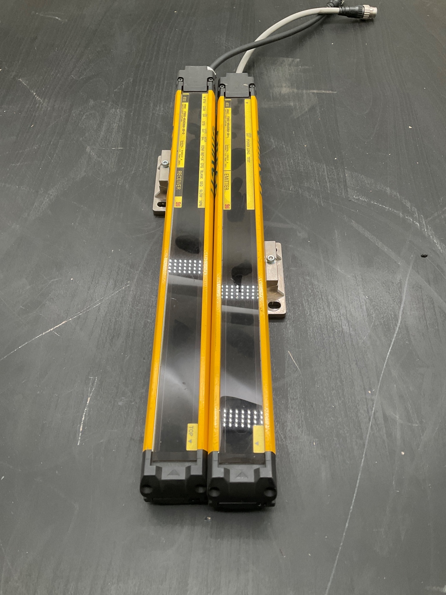 OMRON F3SG‑4RA0350‑30 Light Curtain Emitter & Receiver Set - USED 1