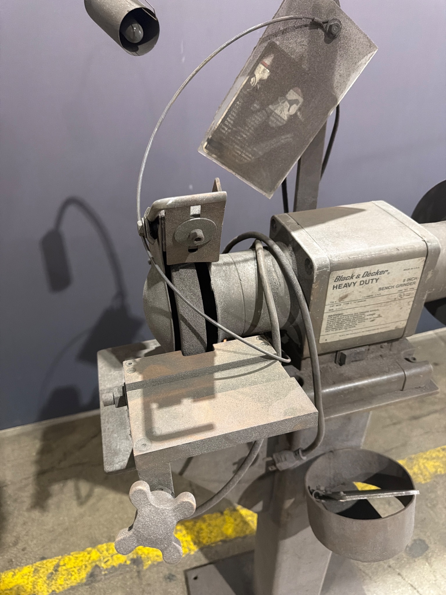 BLACK & DECKER 6818 8 Inch Bench Grinder 1HP USED 4