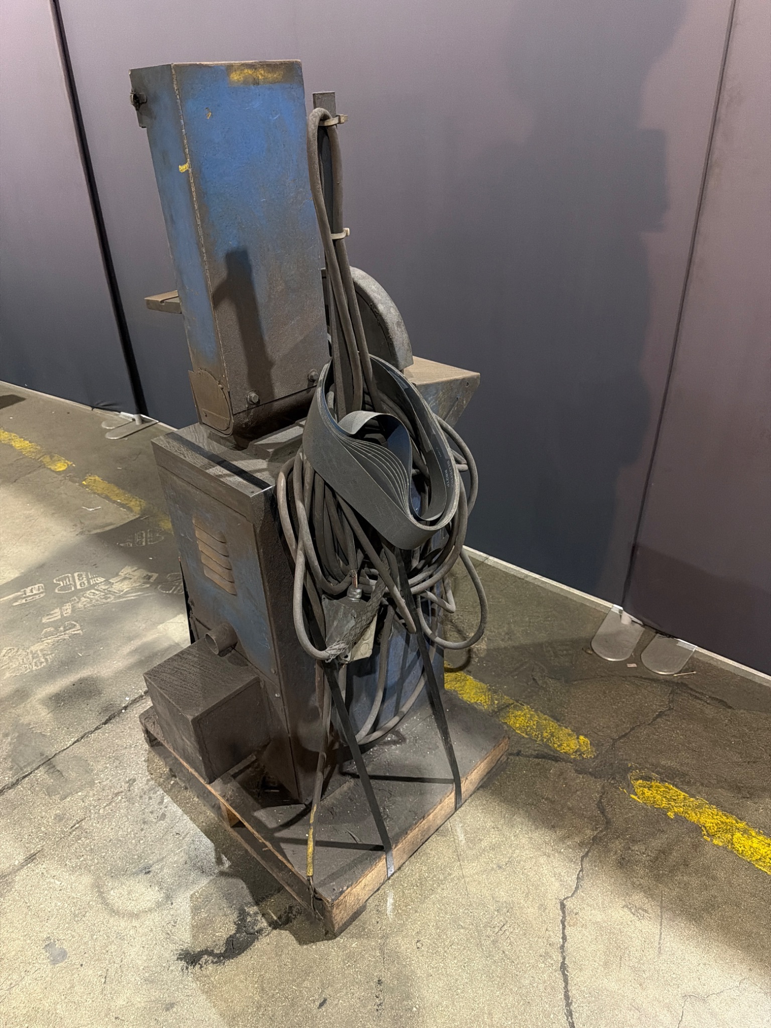 KALAMAZOO INDUSTRIES Belt Grinder & Sander USED 1