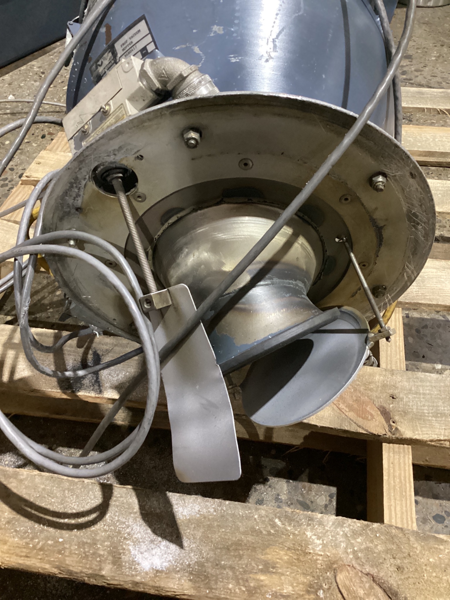 AEC Whitlock PVH-071G Vacuum Hopper Loader USED 1
