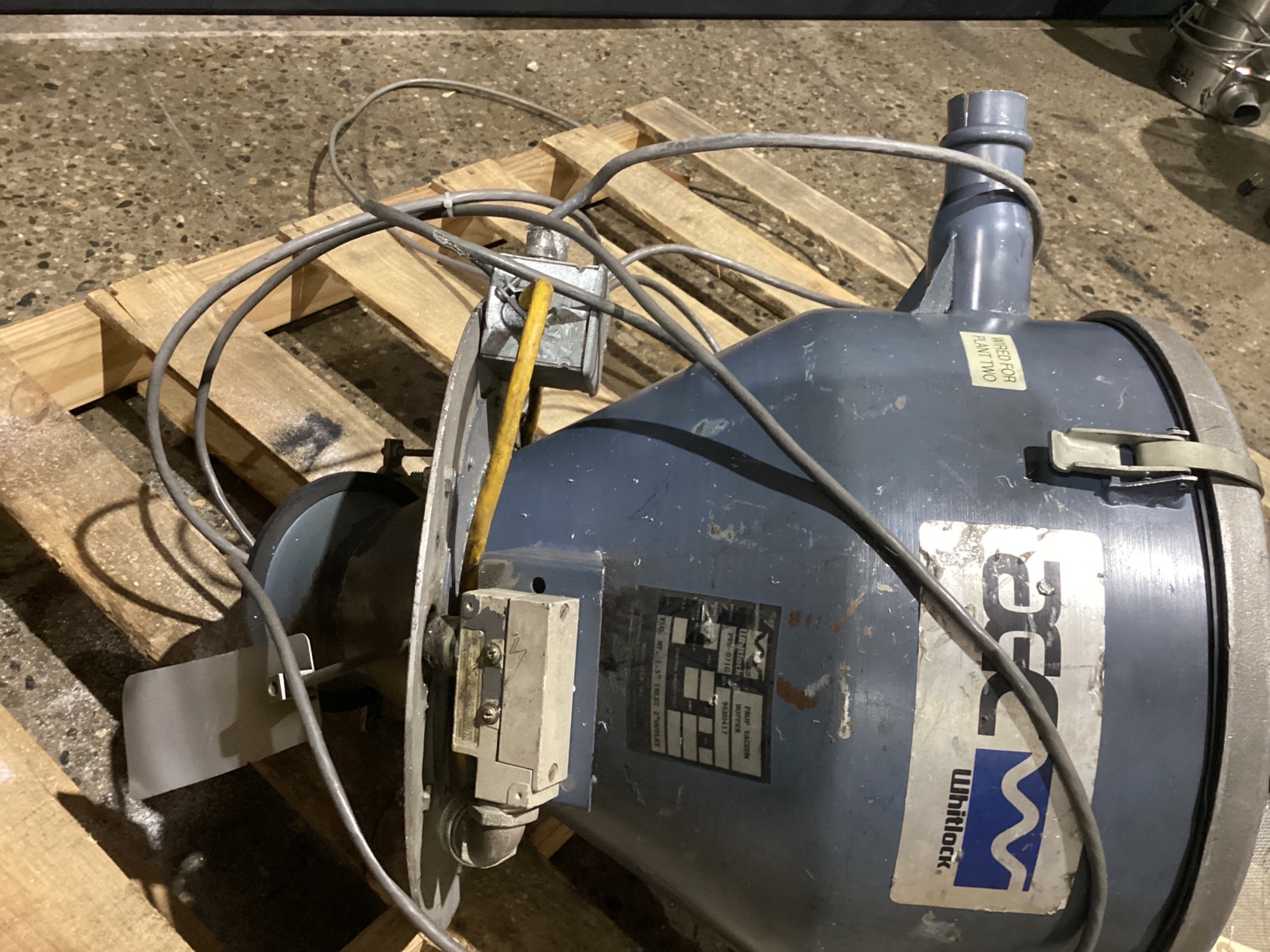 AEC Whitlock PVH-071G Vacuum Hopper Loader USED 4