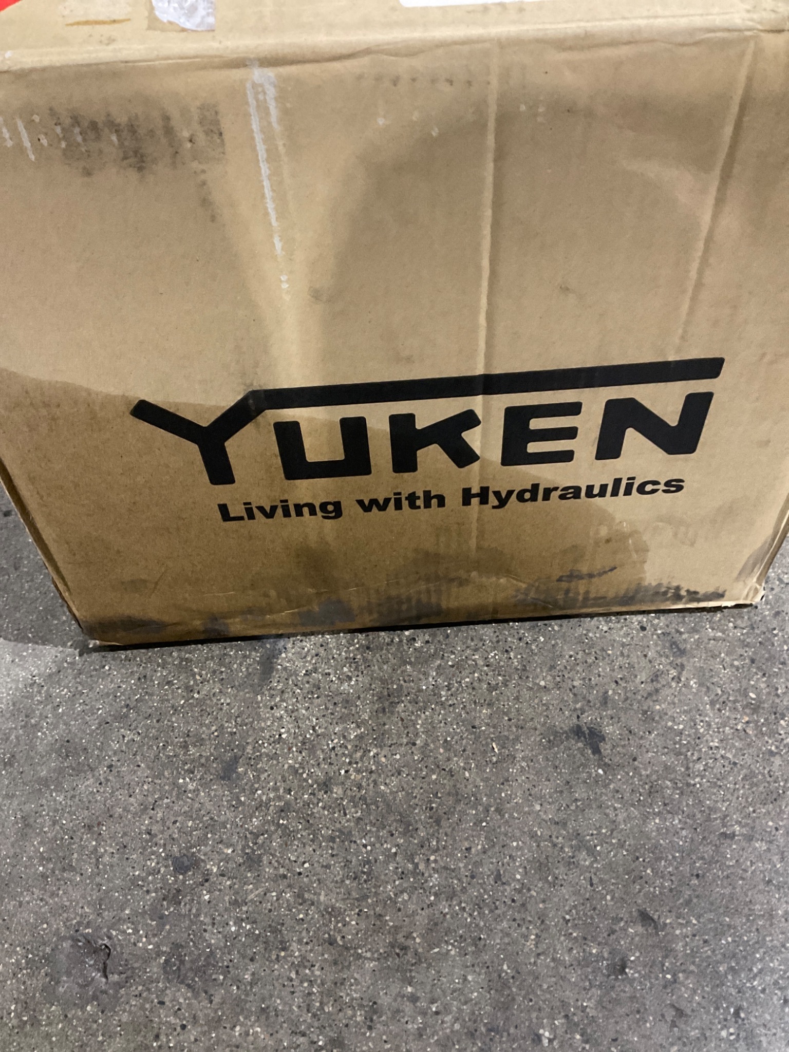 Yuken DSHG-10-3C12-T-A100-43 Solenoid Directional Control Valve USED 1
