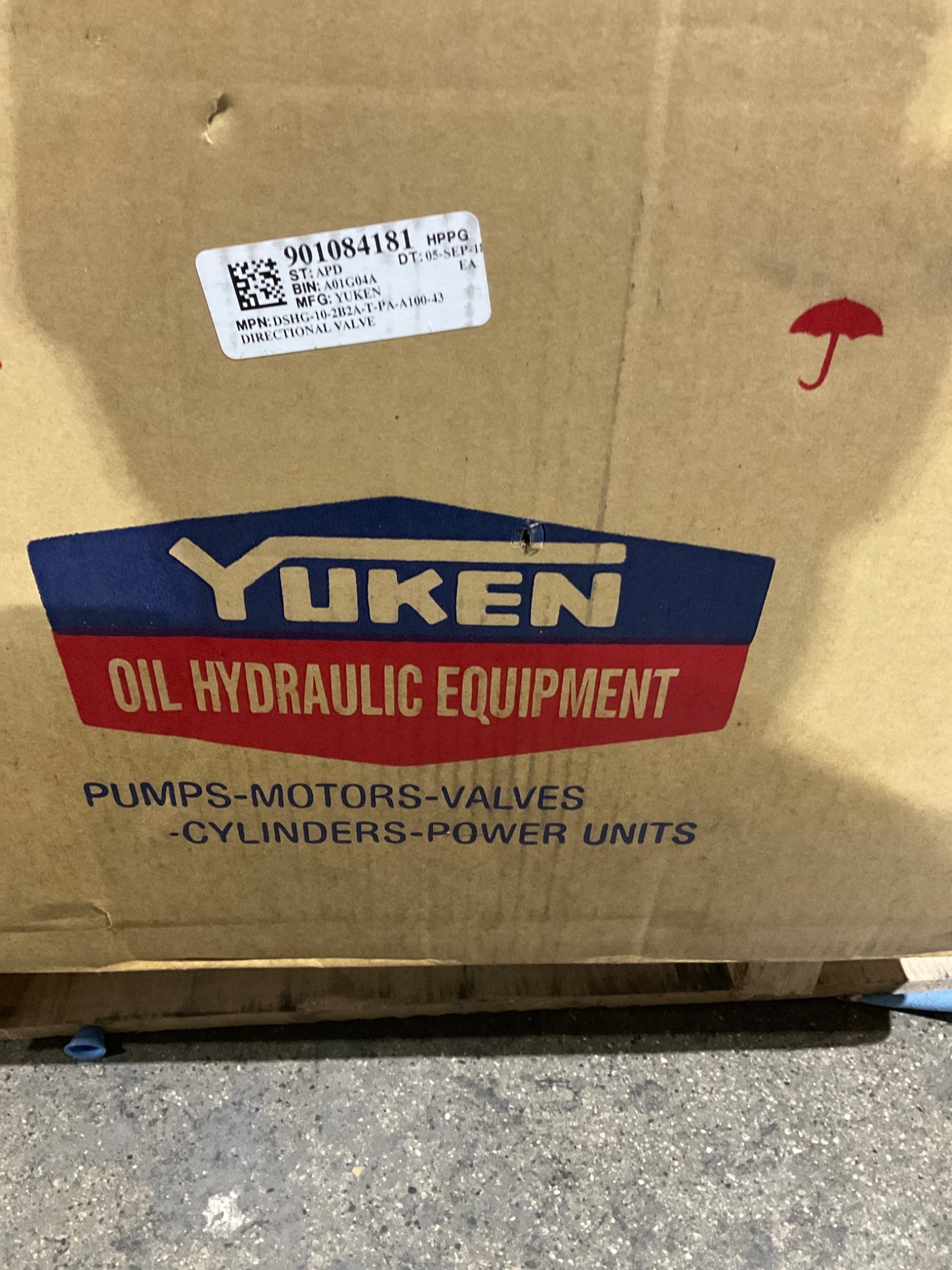 Yuken DSHG-10-2B2A-T-PA-A100-43 Solenoid Directional Control Valve USED 2