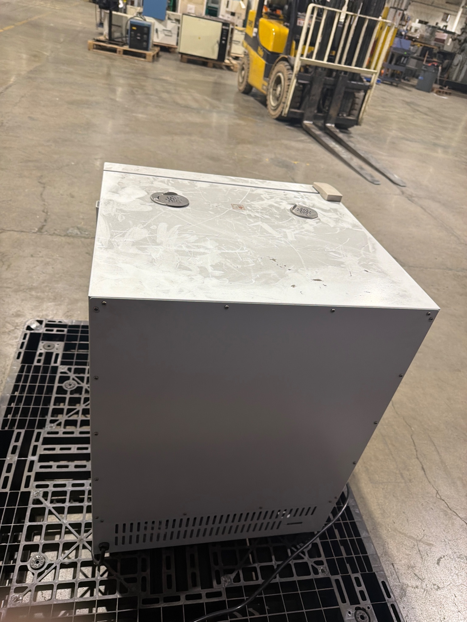 Yamato DX402C Gravity Convection Drying Oven USED 3