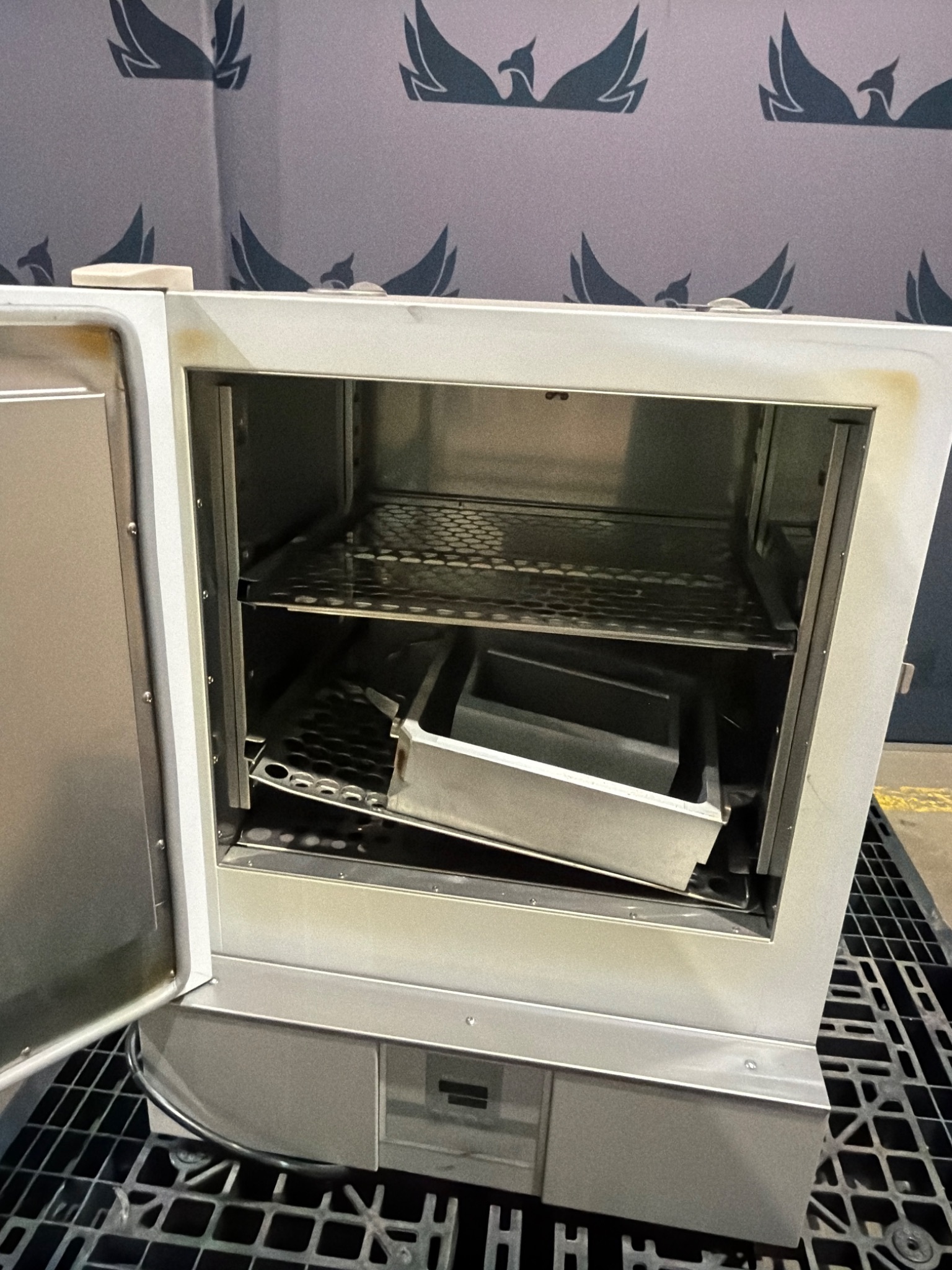 Yamato DX402C Gravity Convection Drying Oven USED 4