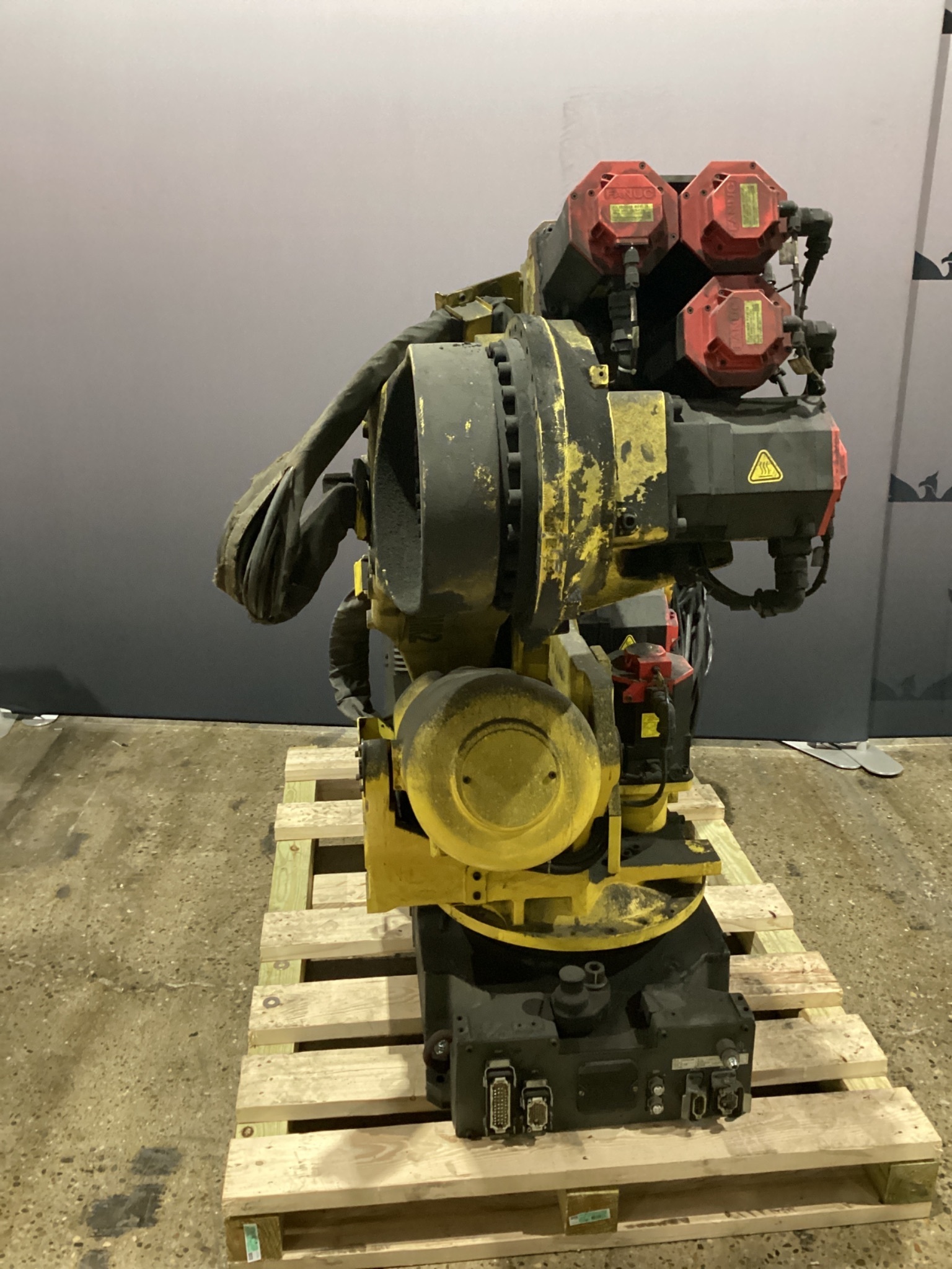 FANUC R-2000iB/210F w/ R-30iB Controls USED - Missing Teach Pendant 1