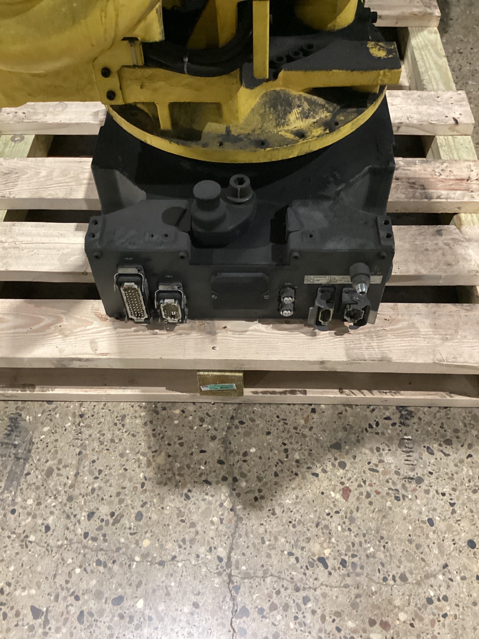 FANUC R-2000iB/210F w/ R-30iB Controls USED - Missing Teach Pendant 2