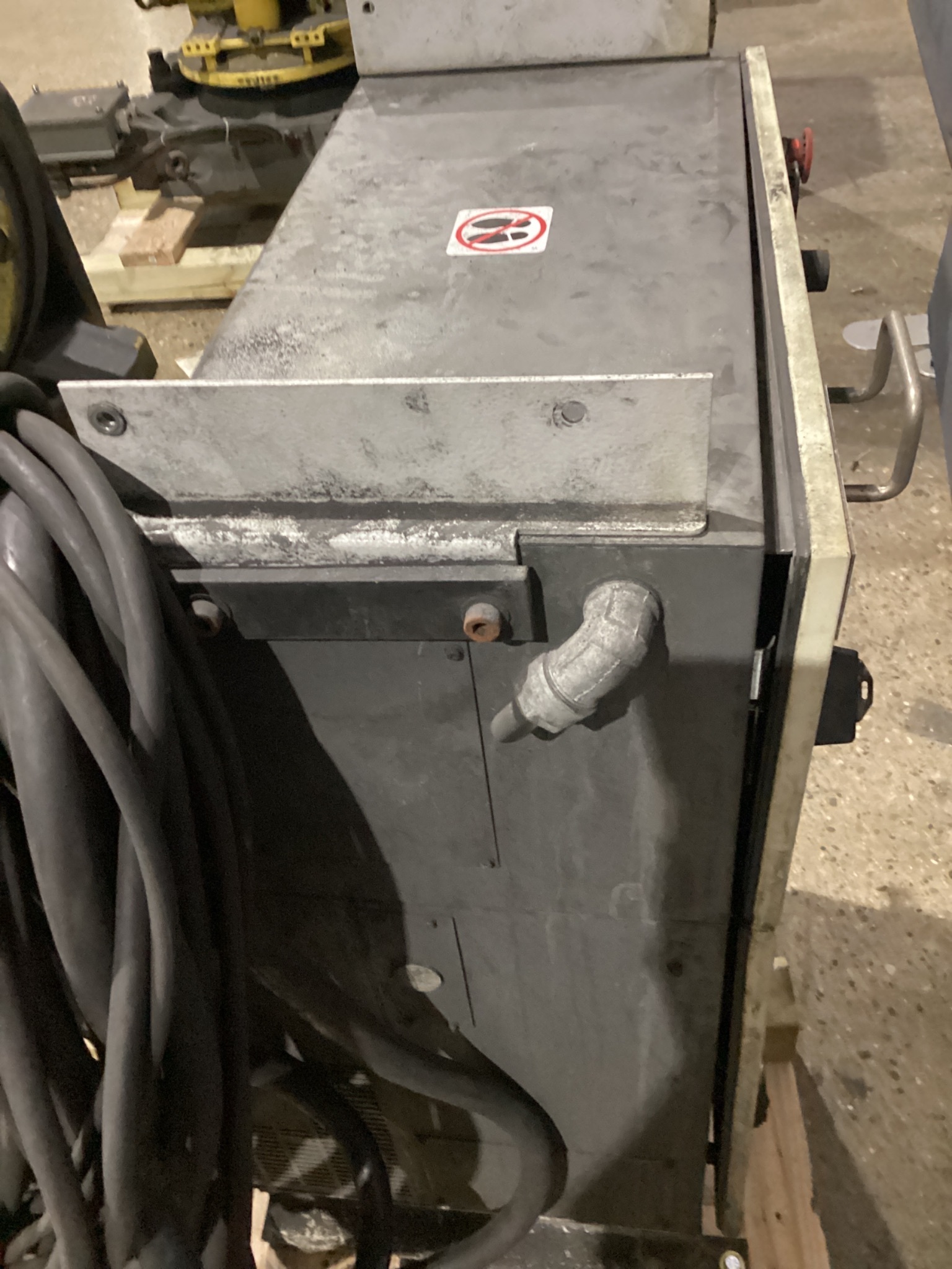 FANUC R-2000iB/210F w/ R-30iB Controls USED - Missing Teach Pendant 7