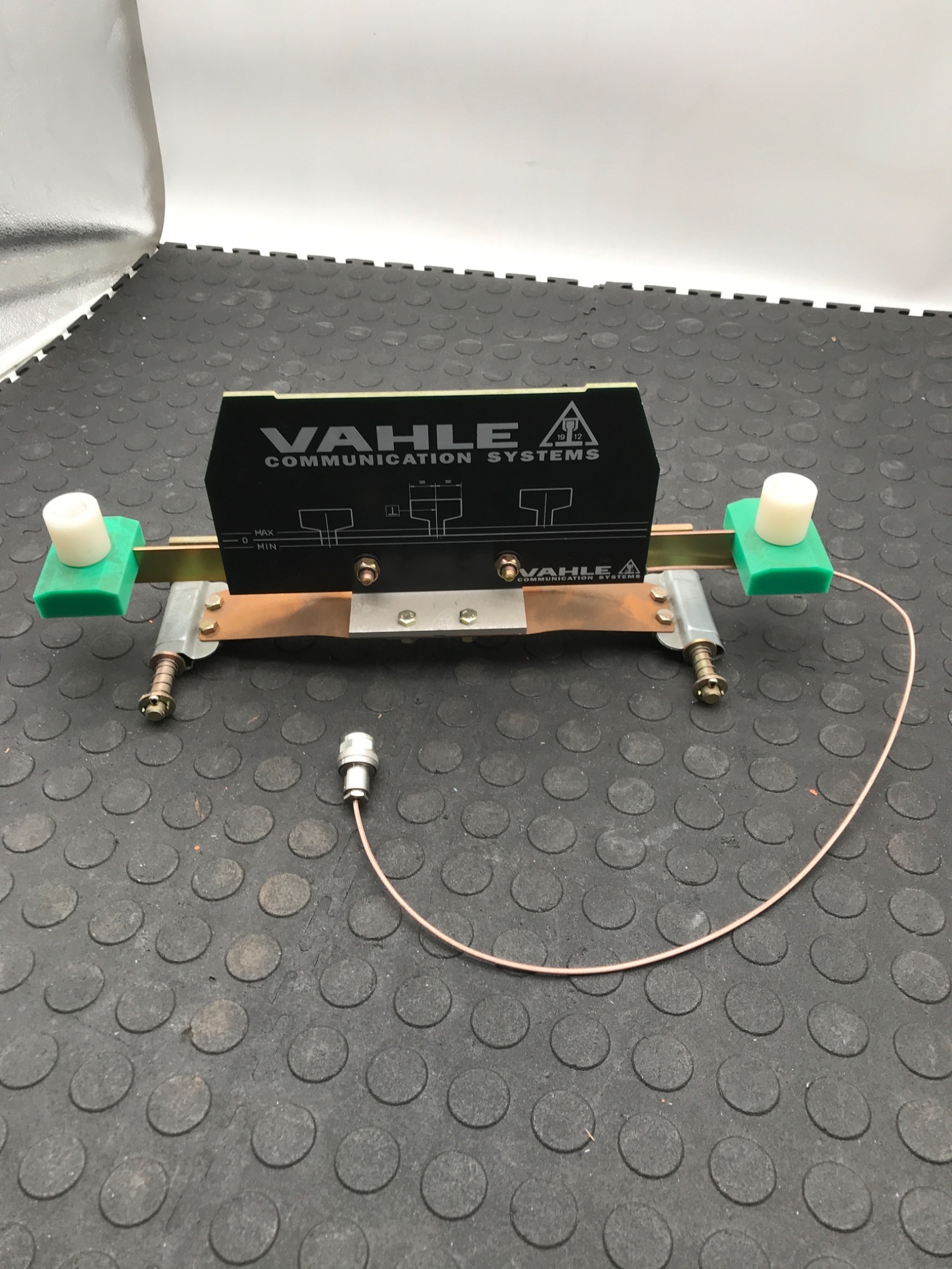 VAHLE 095812-203 Communication Current Collector USED 1