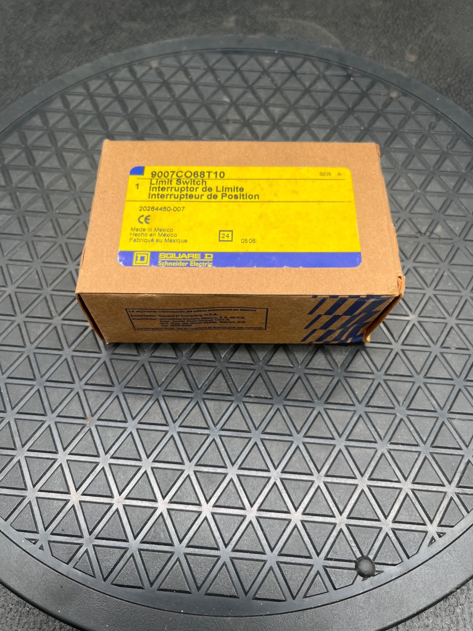 Square D 9007CO68T10 Limit Switch NEW 0