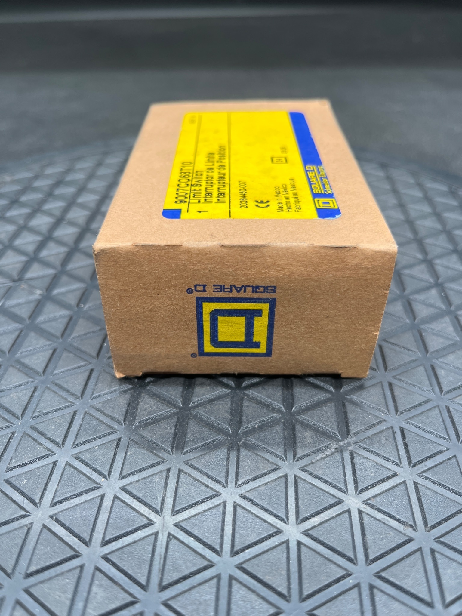 Square D 9007CO68T10 Limit Switch NEW 1