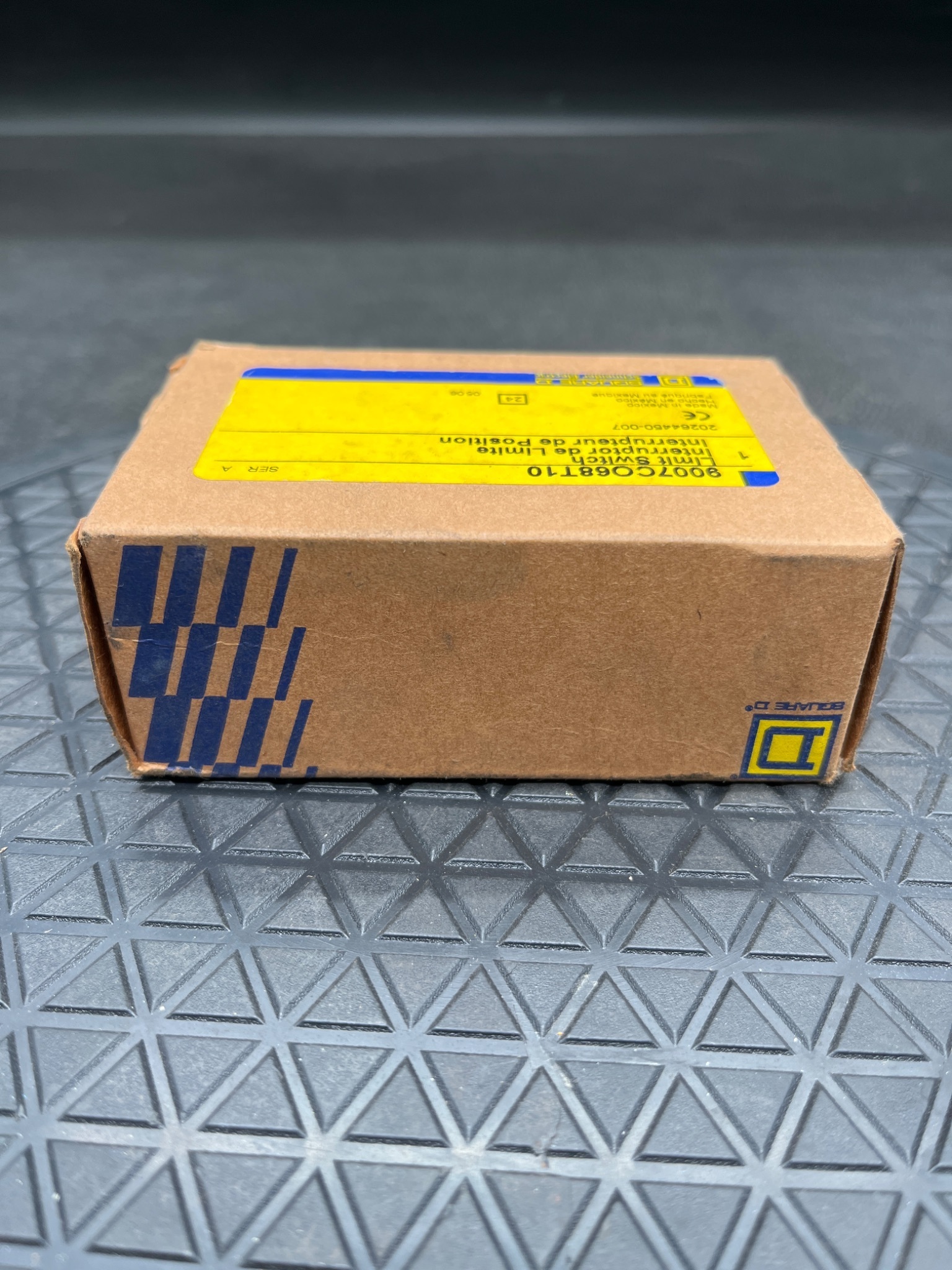 Square D 9007CO68T10 Limit Switch NEW 2