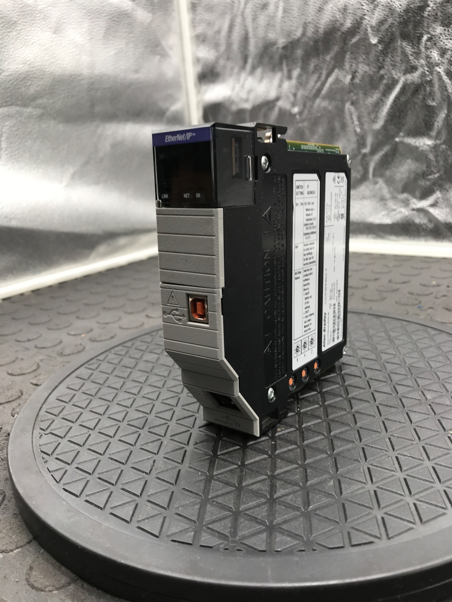 ALLEN BRADLEY 1756-EN2T/D ControlLogix Ethernet Module USED 0