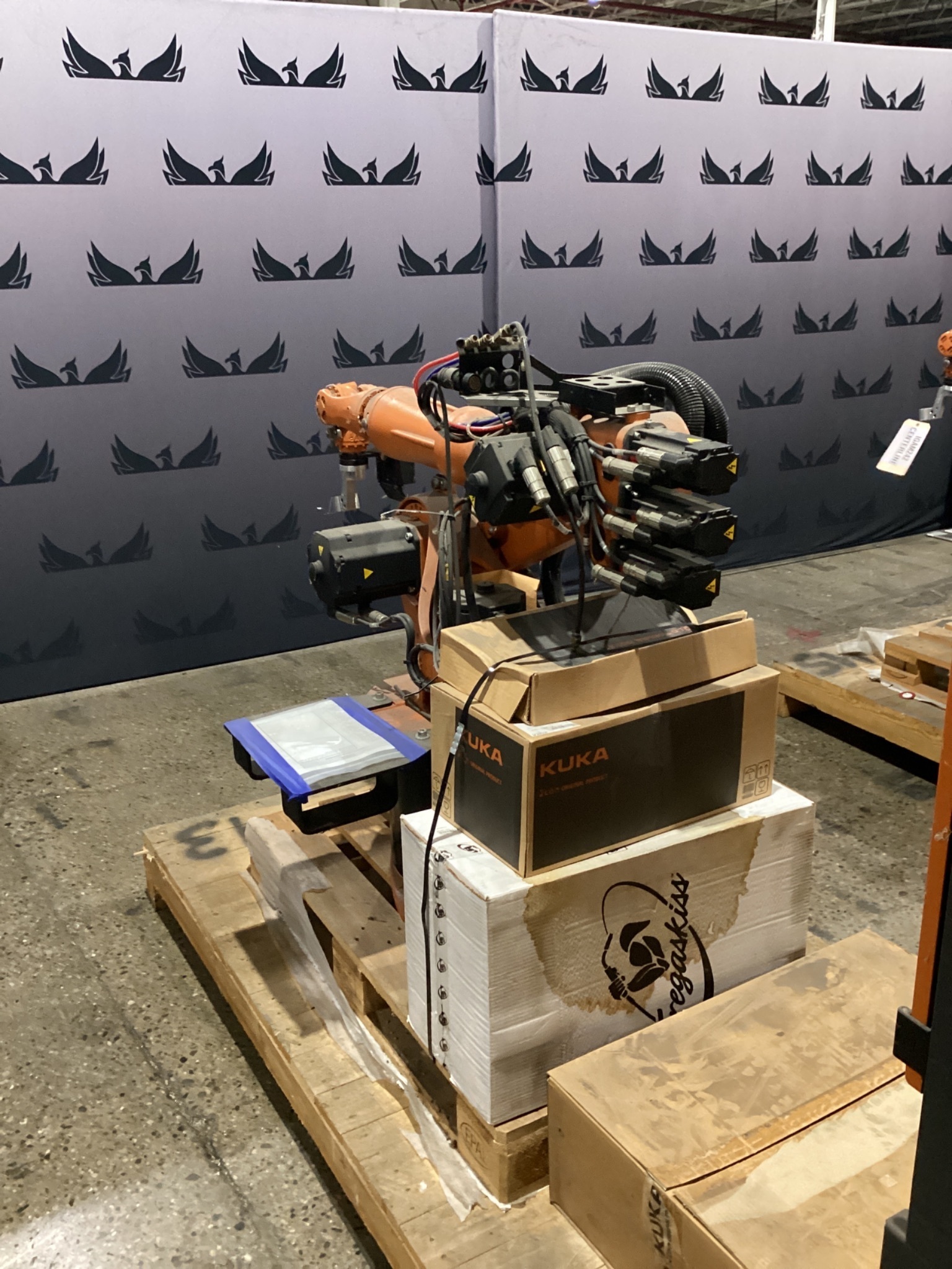 KUKA KR16 L6-2 w/ KR C4 Controls & TT3A Reamer NEW 0