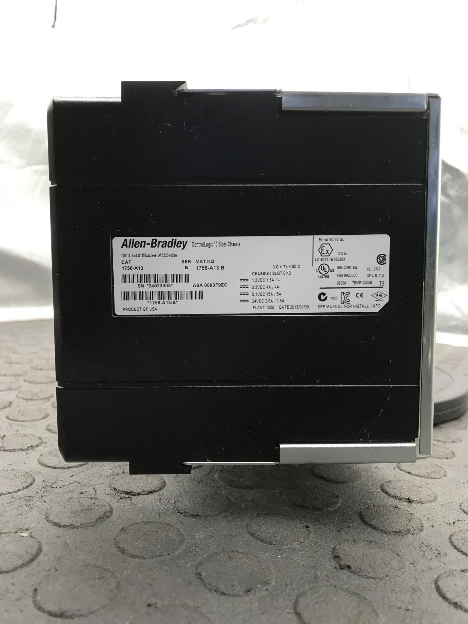 ALLEN BRADLEY 1756-A13/B 13 Slot ControlLogix Chassis USED 3