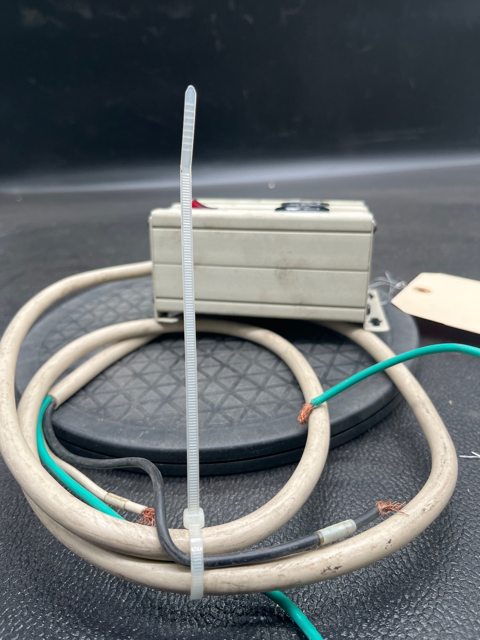 TRIPP LITE ISOBAR2-6 2 Outlet Surge Suppressor USED 1