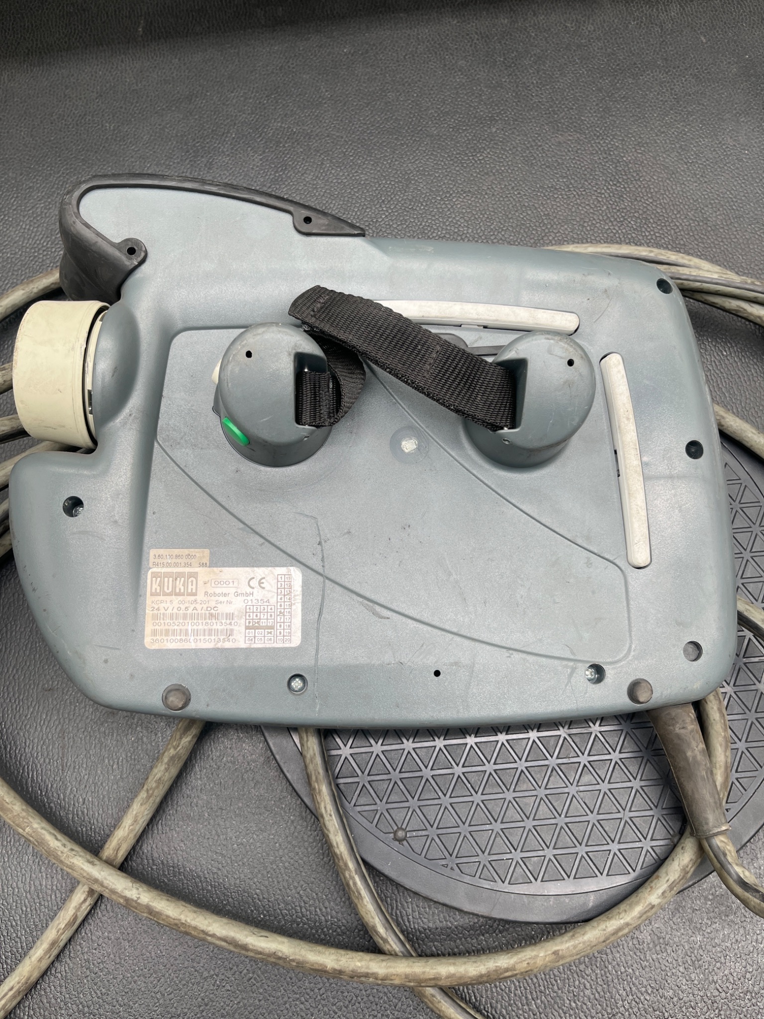 KUKA 00-105-201 KCP1.5 Teach Pendant USED 2