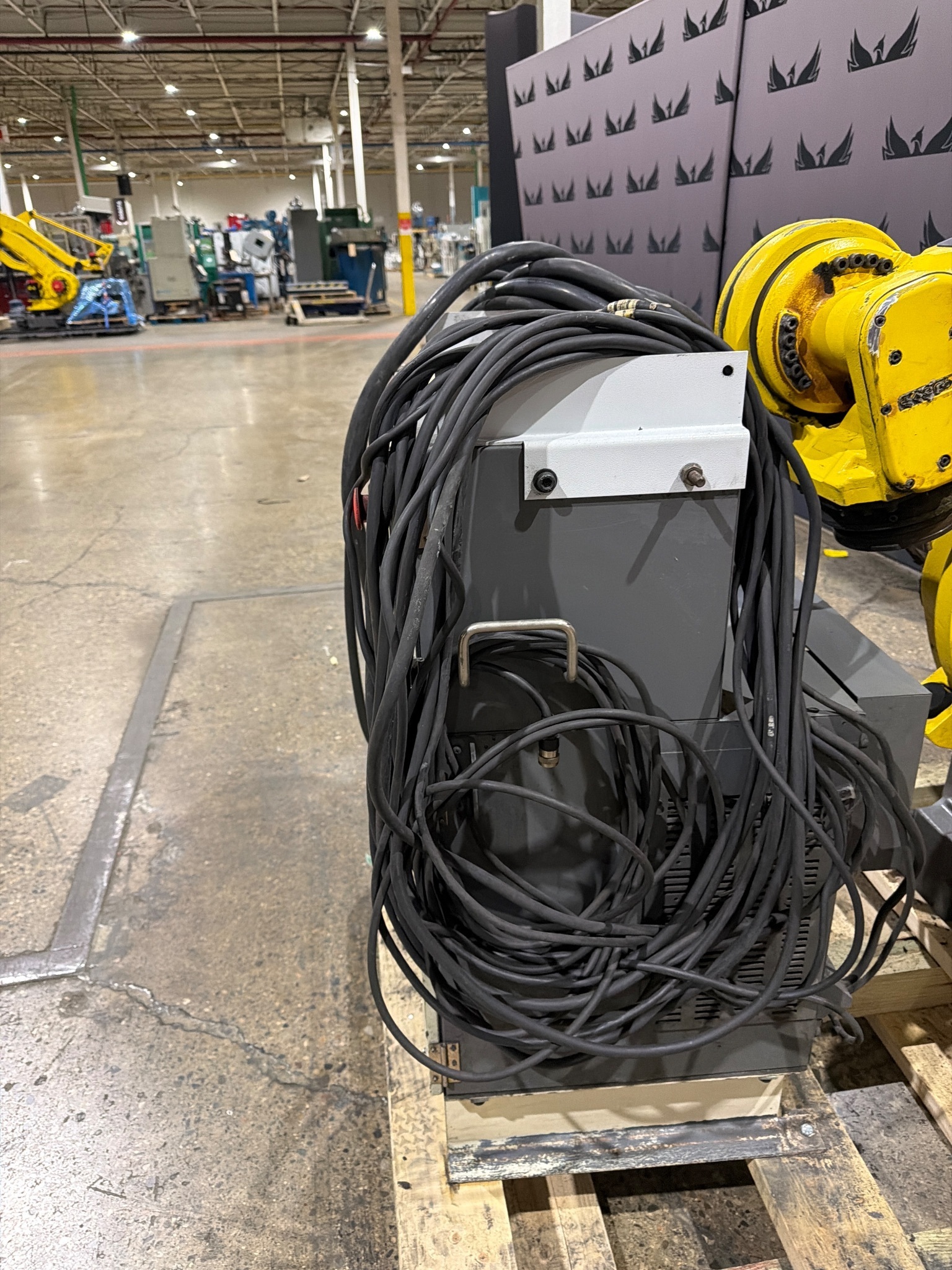 FANUC R-2000iB/210F w/ R-30iB Controls USED - No Pendant 6