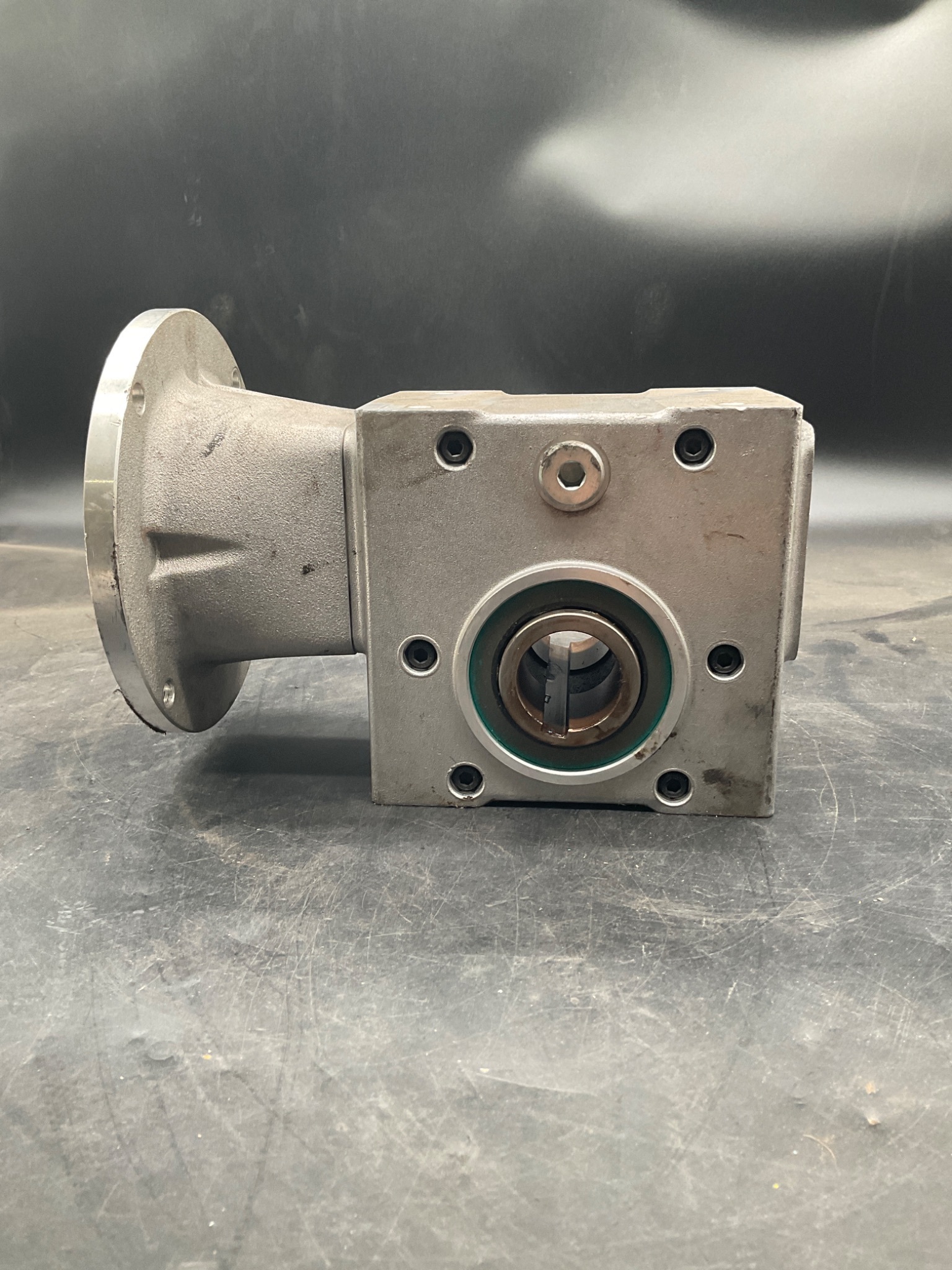 CONE DRIVE B04015WAQ Gearbox Speed Reducer Flange Mount USED 3