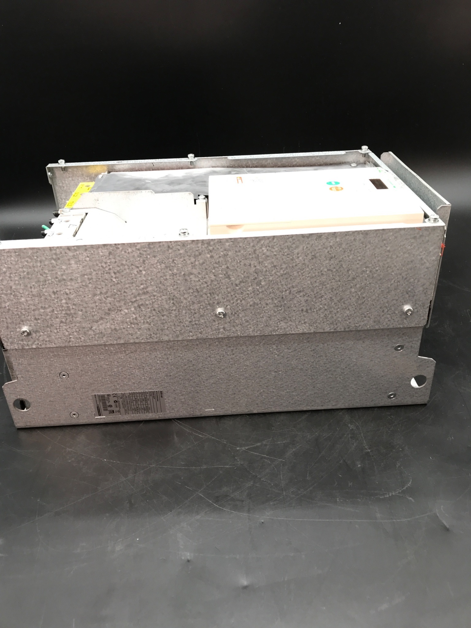SCHNEIDER ATV212HD22N4 Variable Speed Drive USED - Missing Front Cover 2