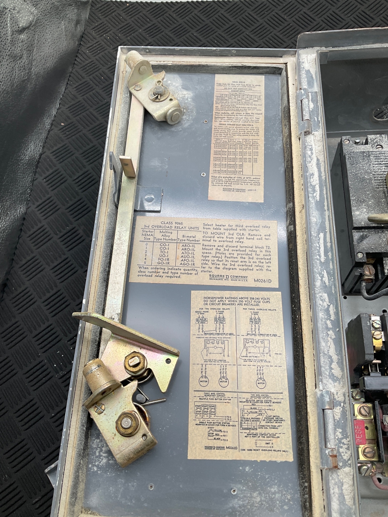 SQUARE D 8539‑BA12 MOTOR STARTER ASSEMBLY USED 2
