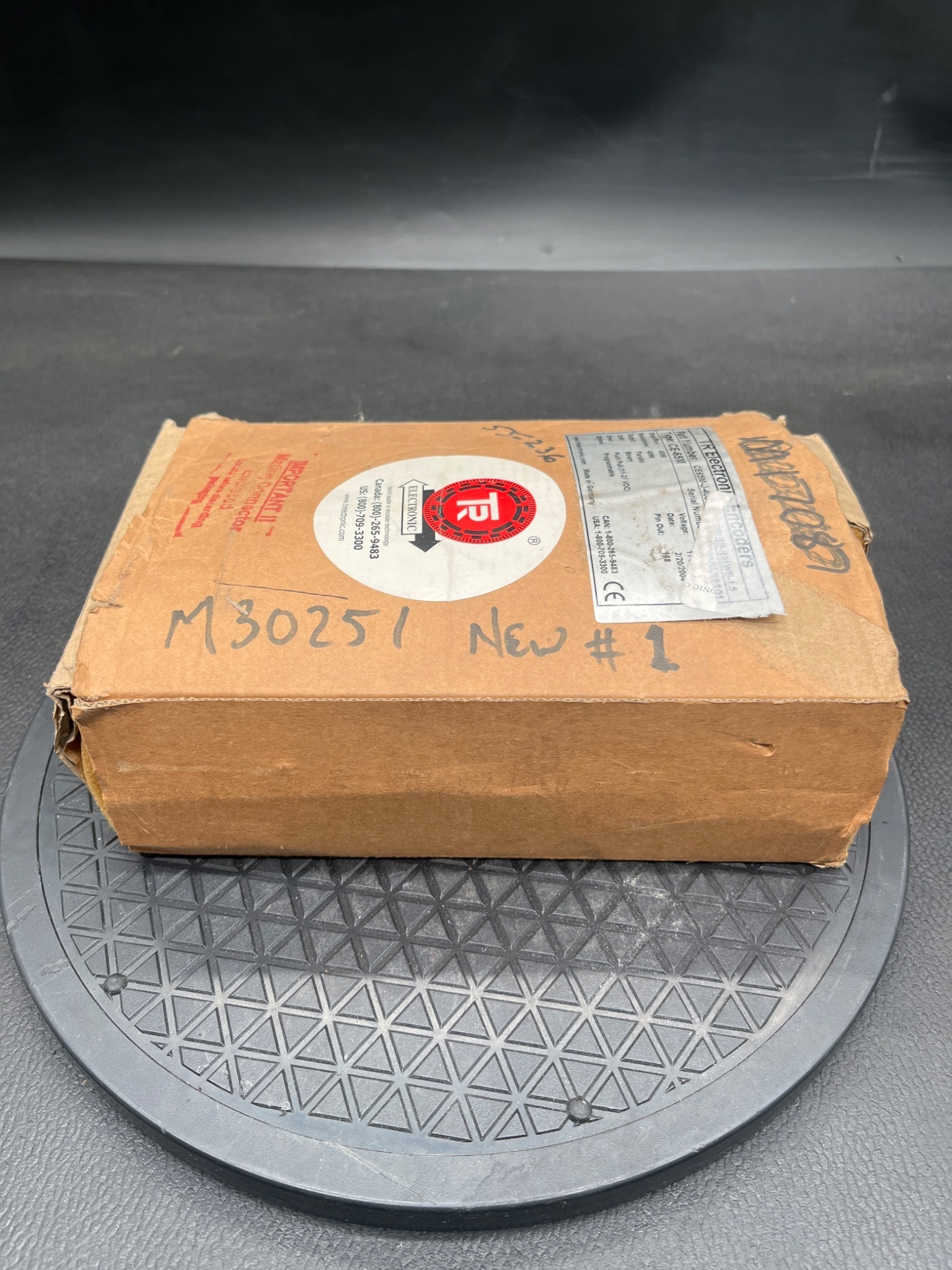 TR Electronic CE65M-J-4096/4096-A01BB-R01WB-1.5 Absolute Rotary Encoder NEW 1